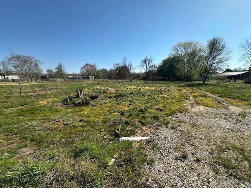 Country living yet close to Lonoke, Cabot & Sherwood. Perfect lot to build your dream home.