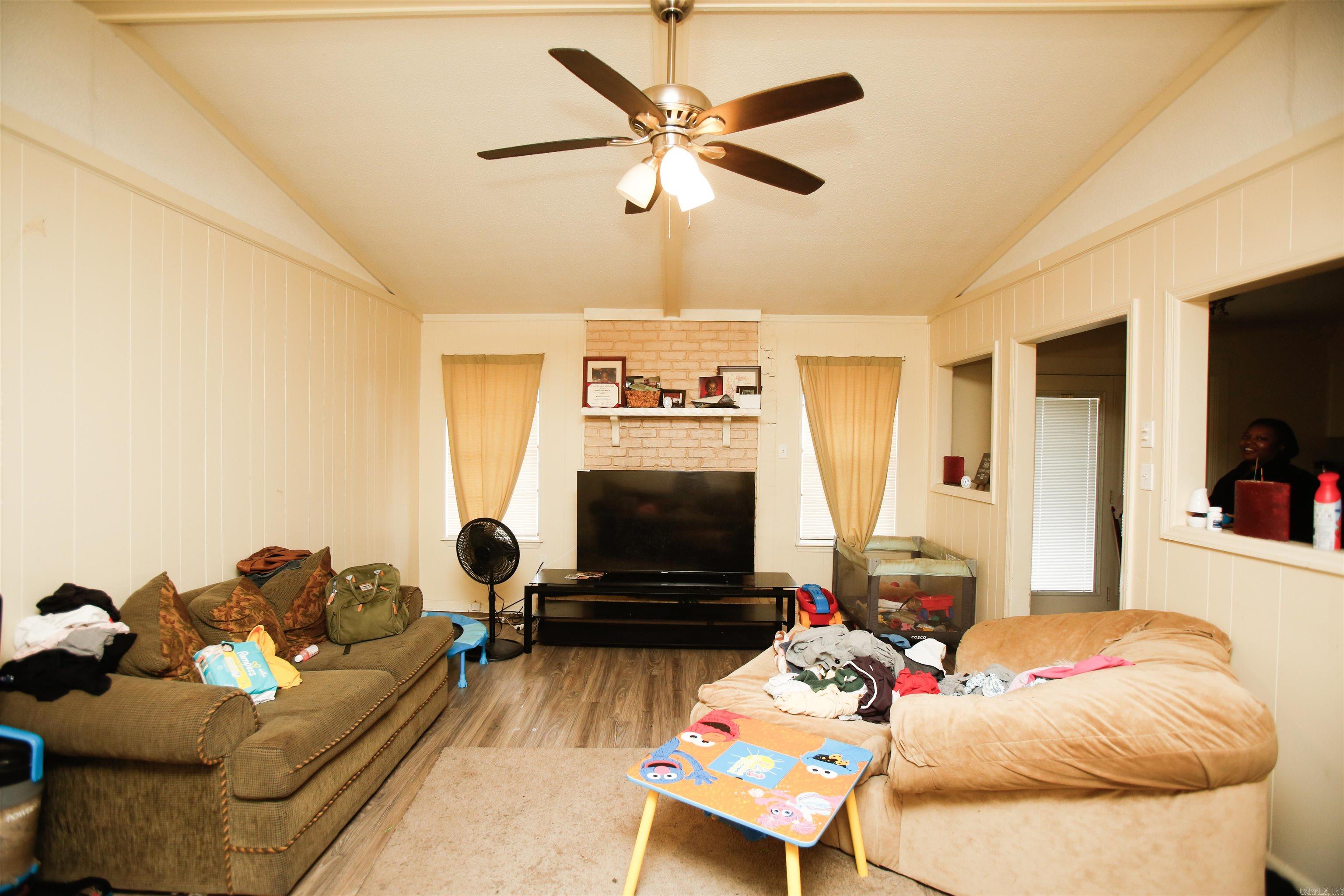 CAPITAL PLACE - Residential