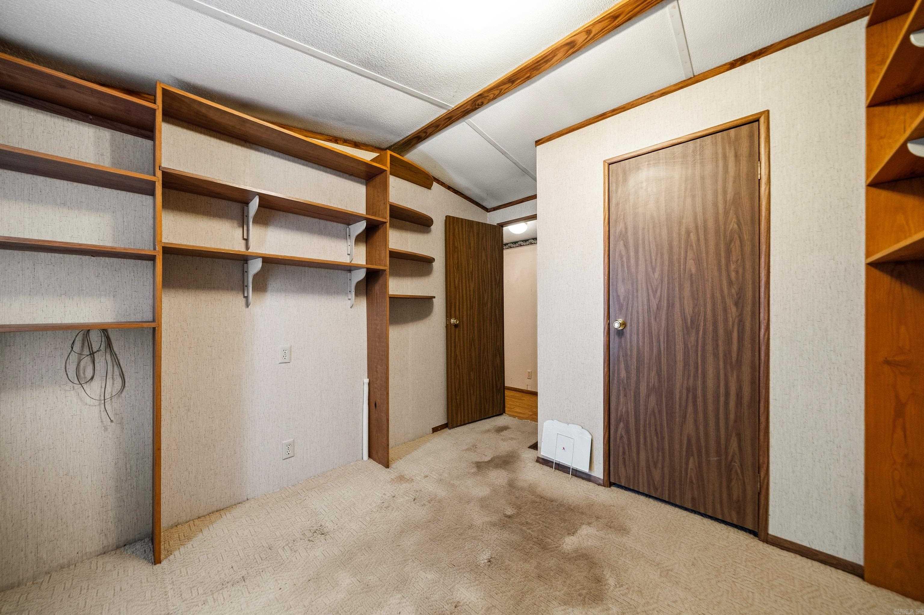 Lake Hamilton Outside - Residential