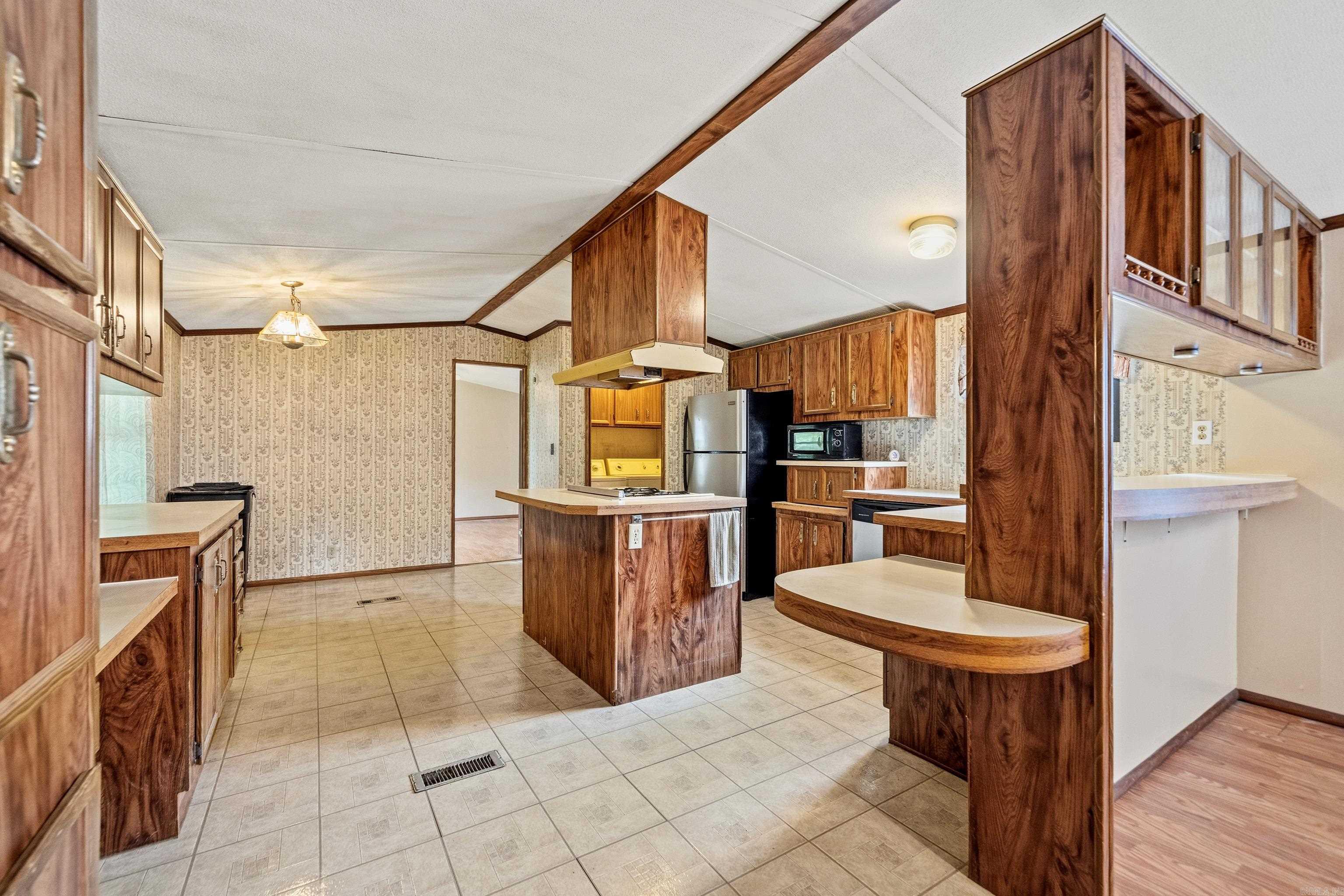 Lake Hamilton Outside - Residential