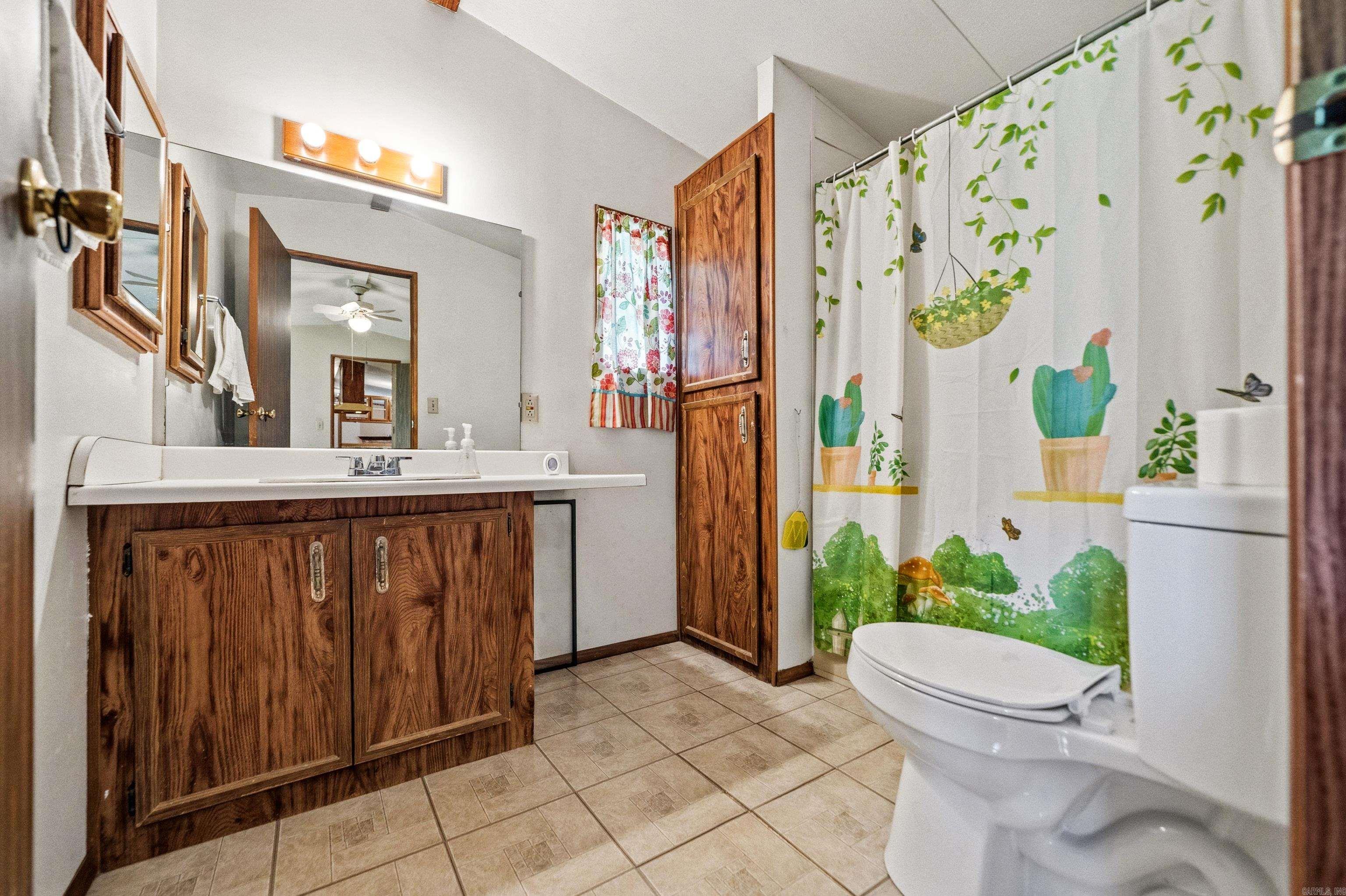 Lake Hamilton Outside - Residential