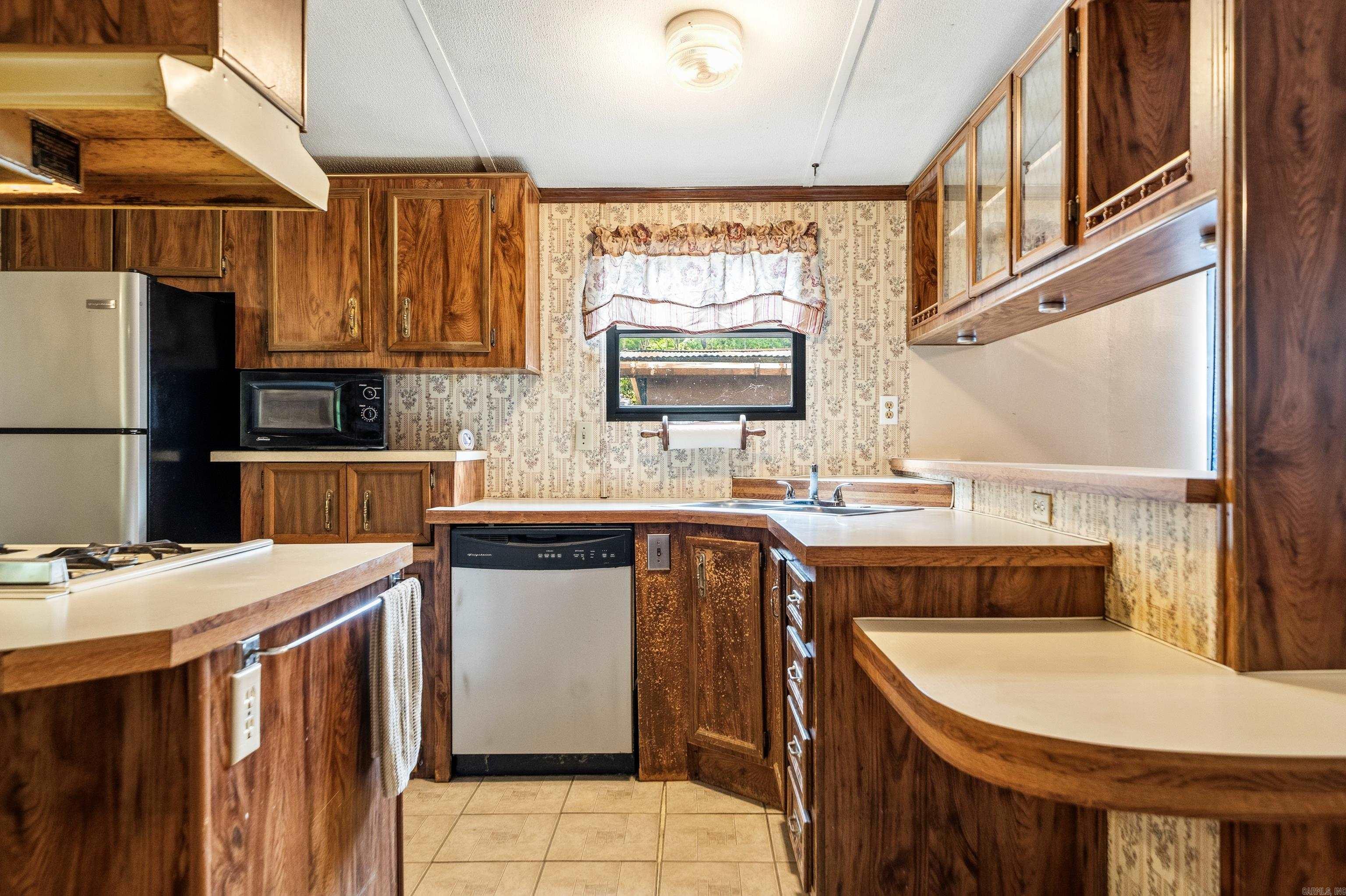 Lake Hamilton Outside - Residential