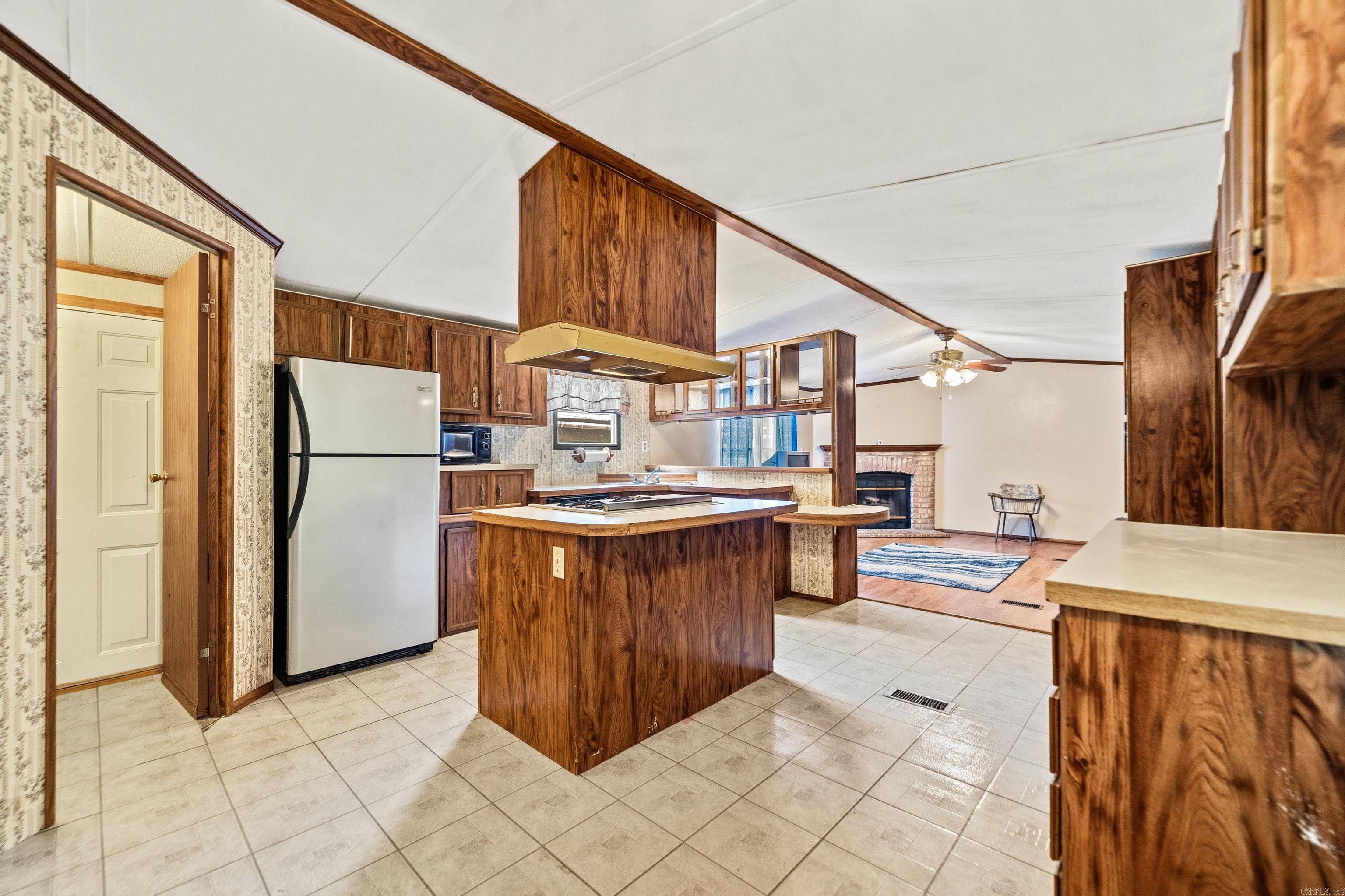 Lake Hamilton Outside - Residential