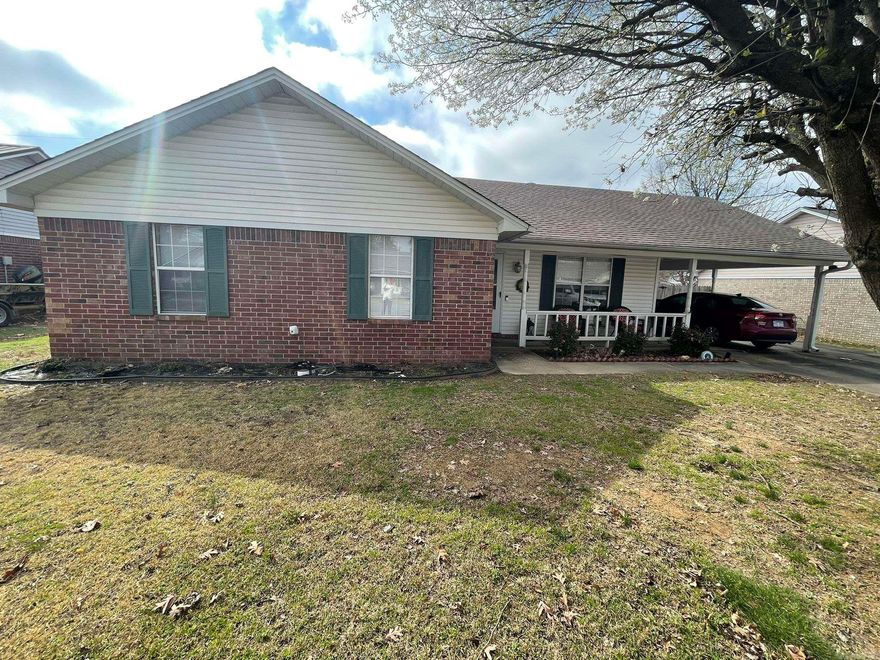 Nice home with a fenced in backyard located close to Searcy High School. New roof in 2022, new water heater in 2022, new vinyl flooring in 2022 and new garbage disposal in 2024.