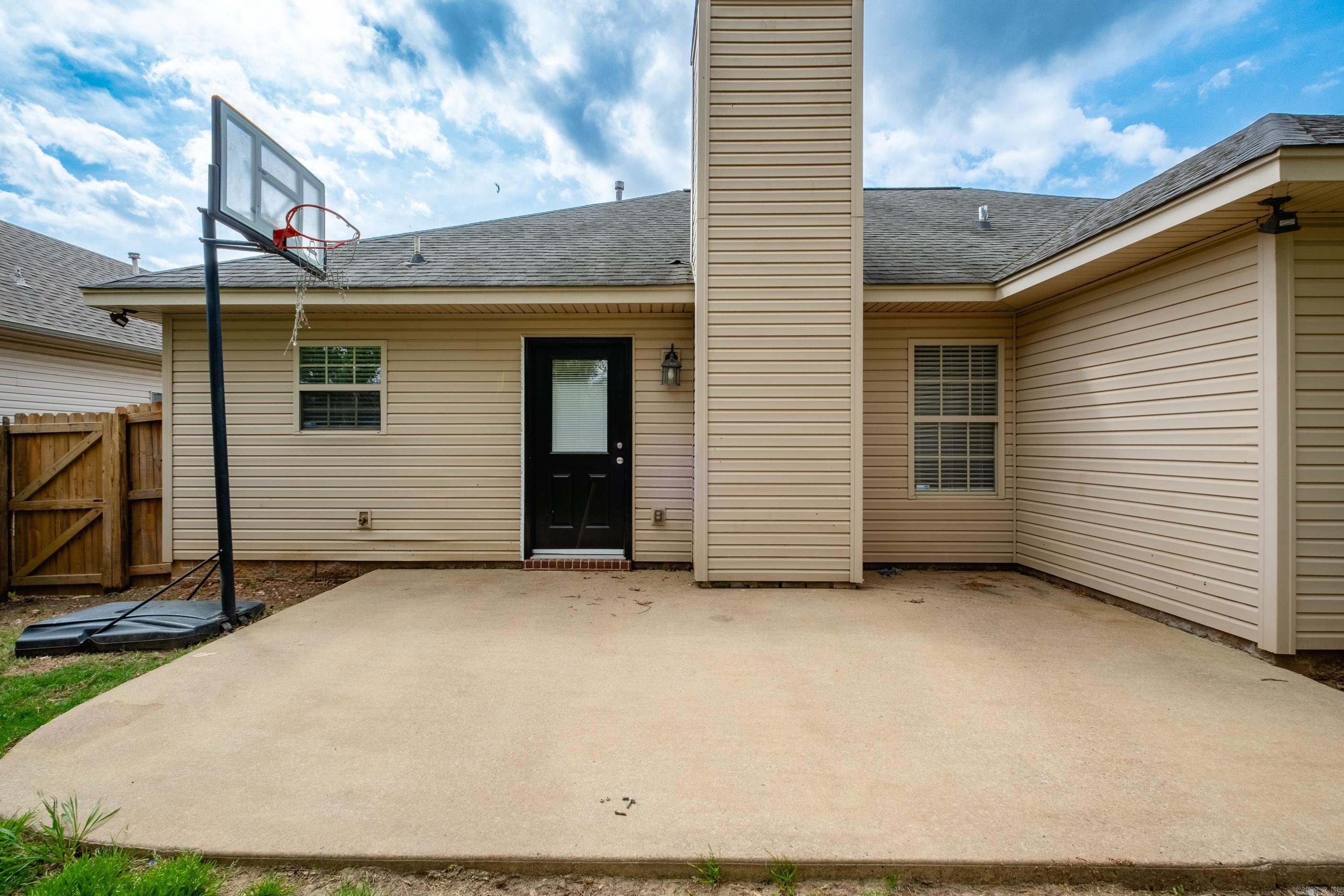 BENTLEY COURT - Residential