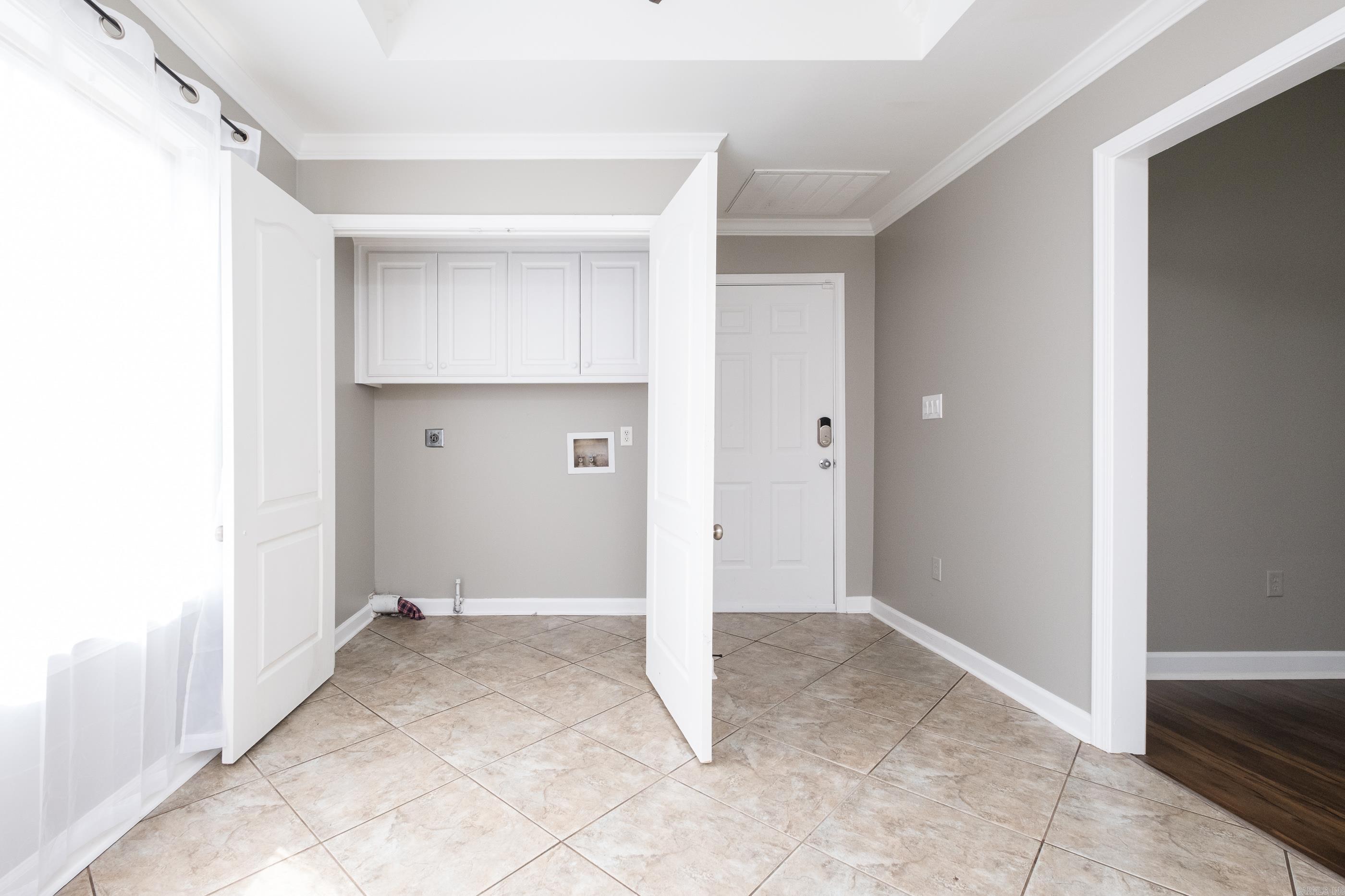 BENTLEY COURT - Residential