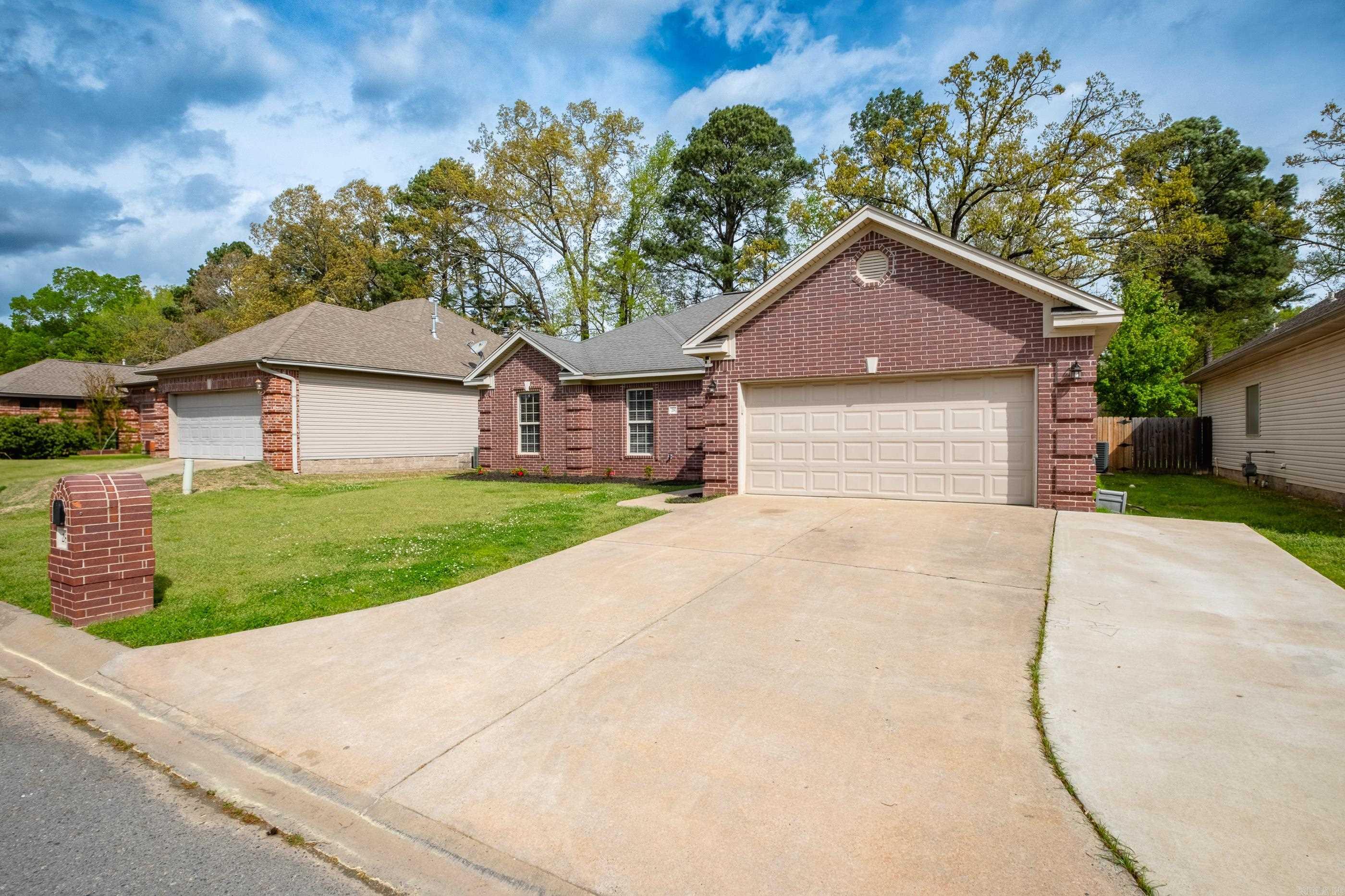 BENTLEY COURT - Residential