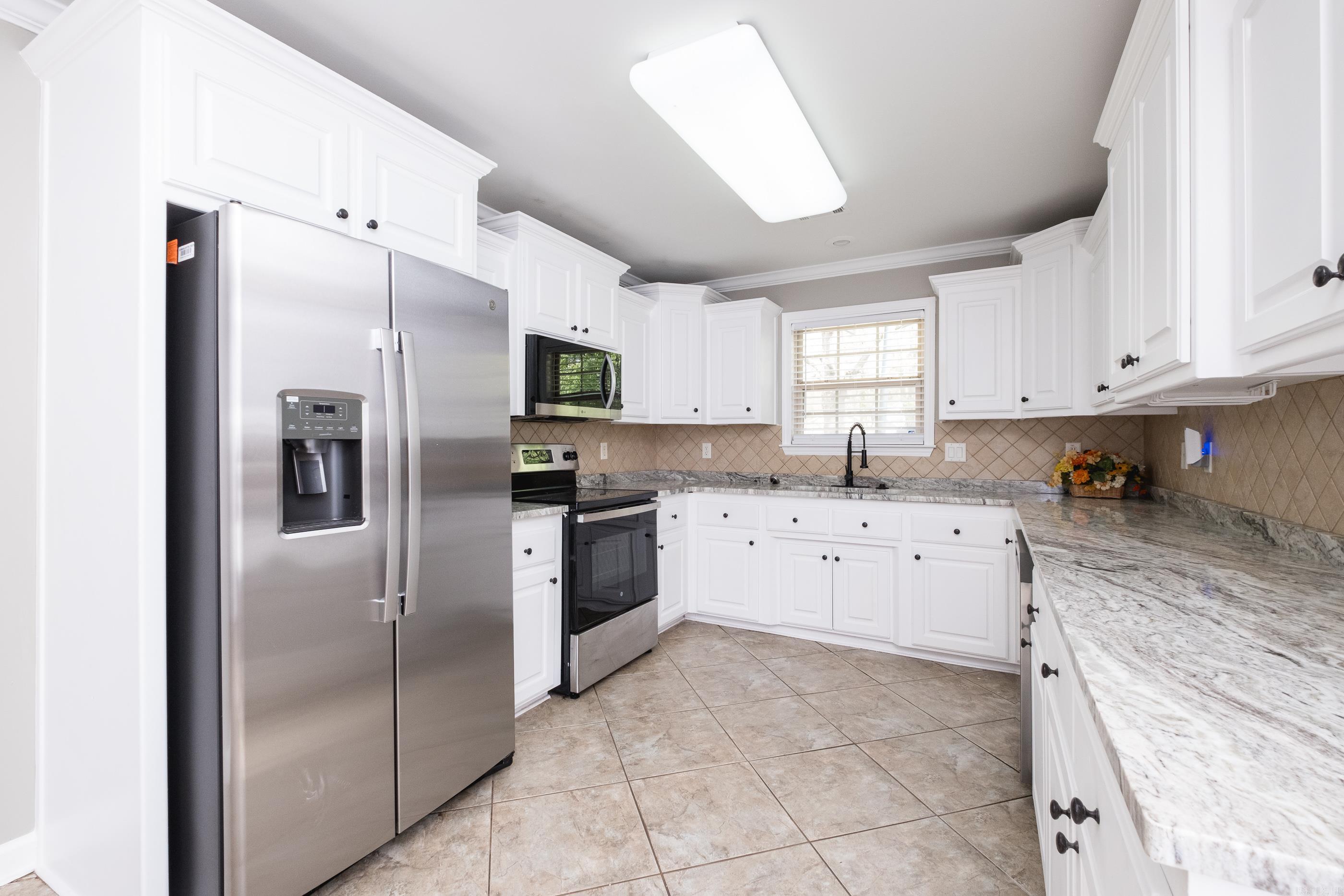 BENTLEY COURT - Residential