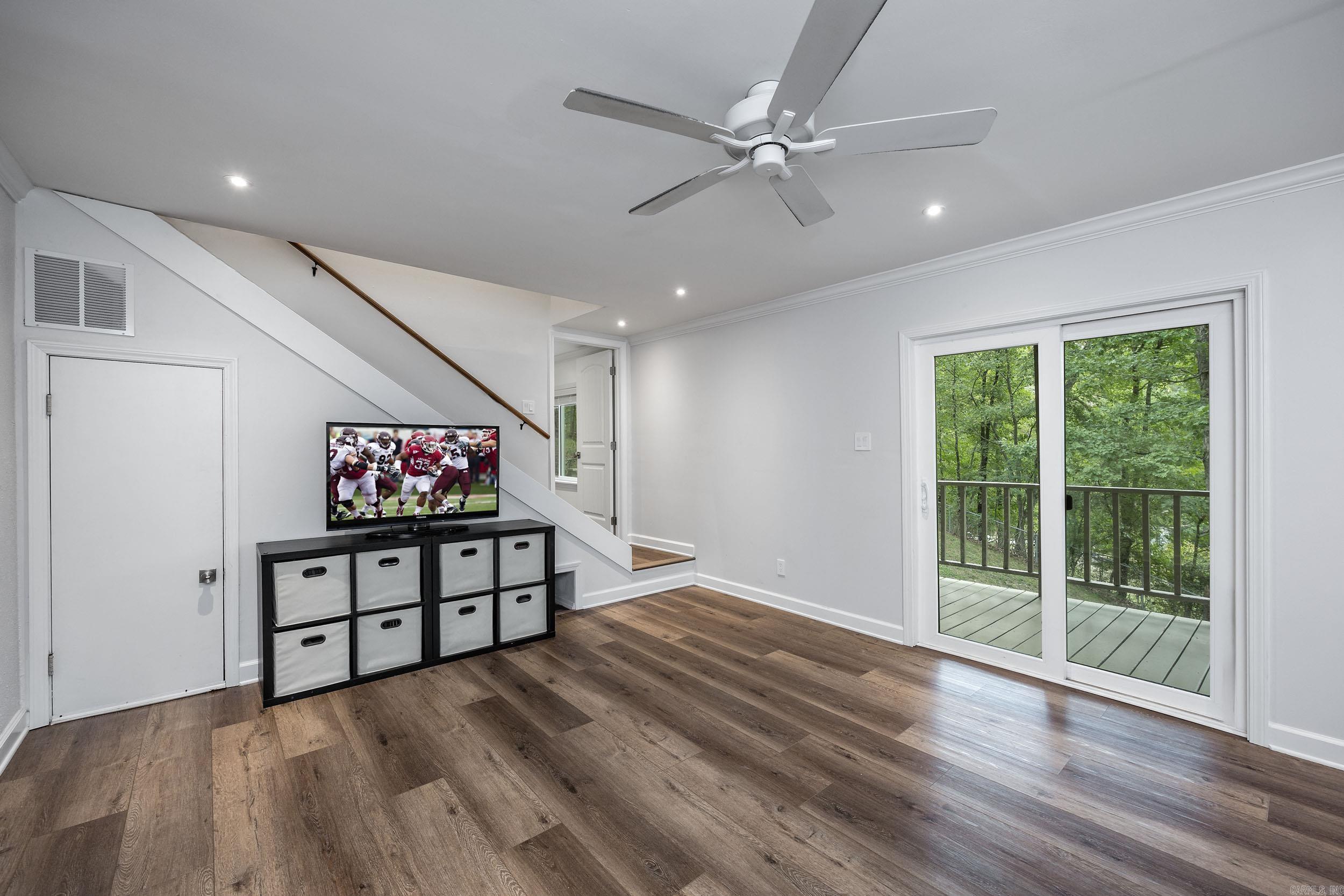 SPRING VALLEY MANOR - Residential