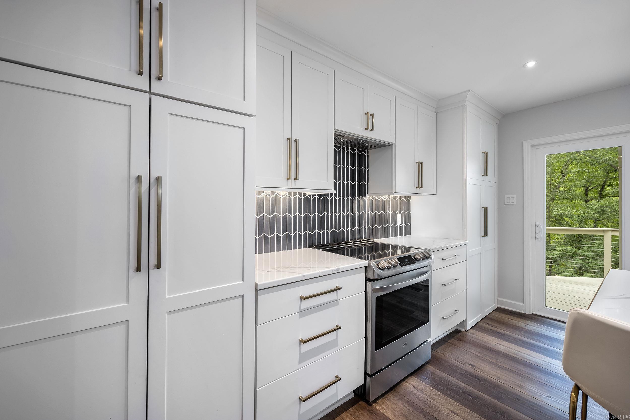 SPRING VALLEY MANOR - Residential