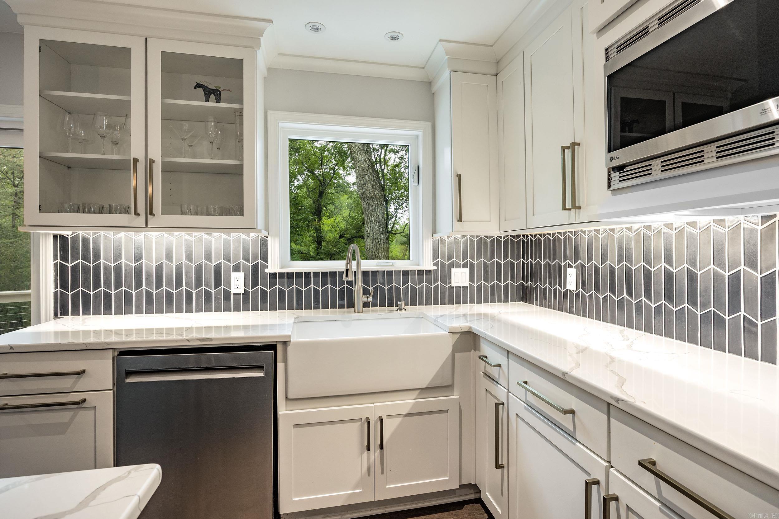 SPRING VALLEY MANOR - Residential