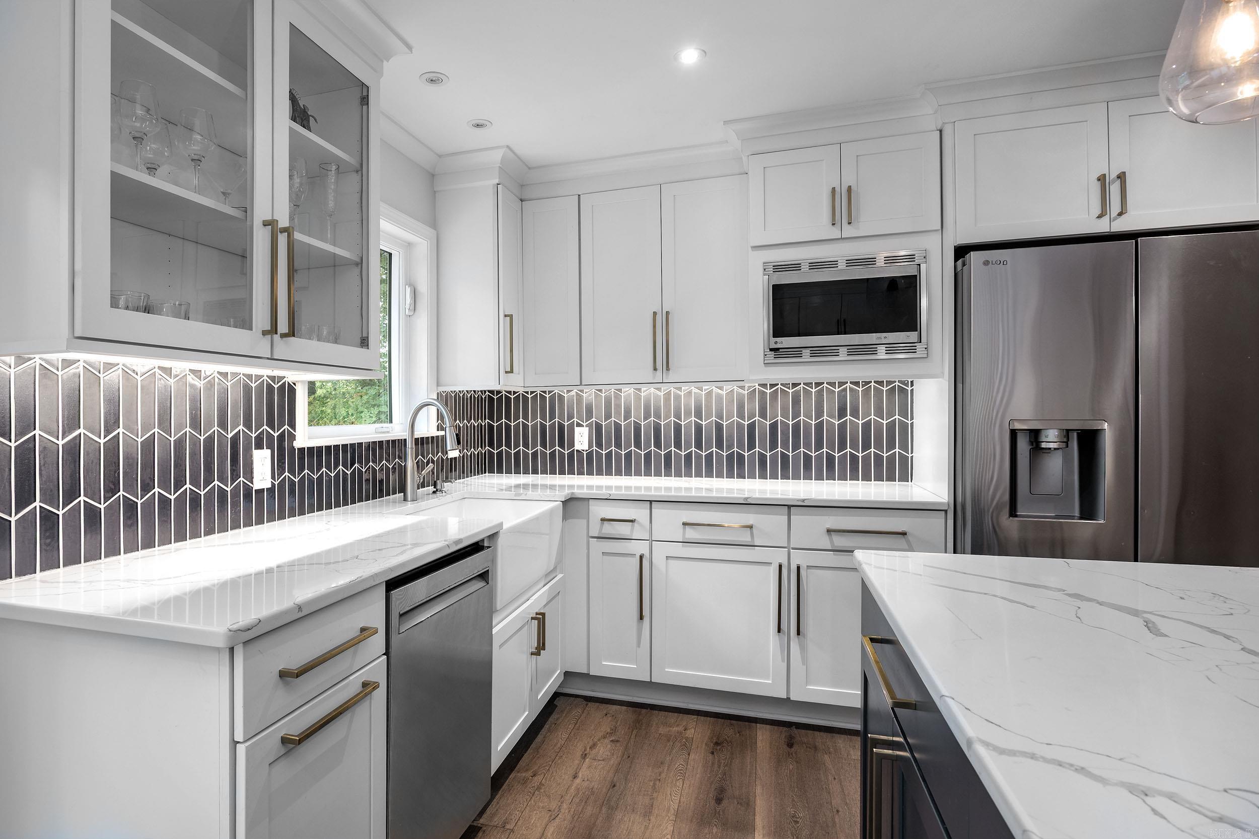 SPRING VALLEY MANOR - Residential