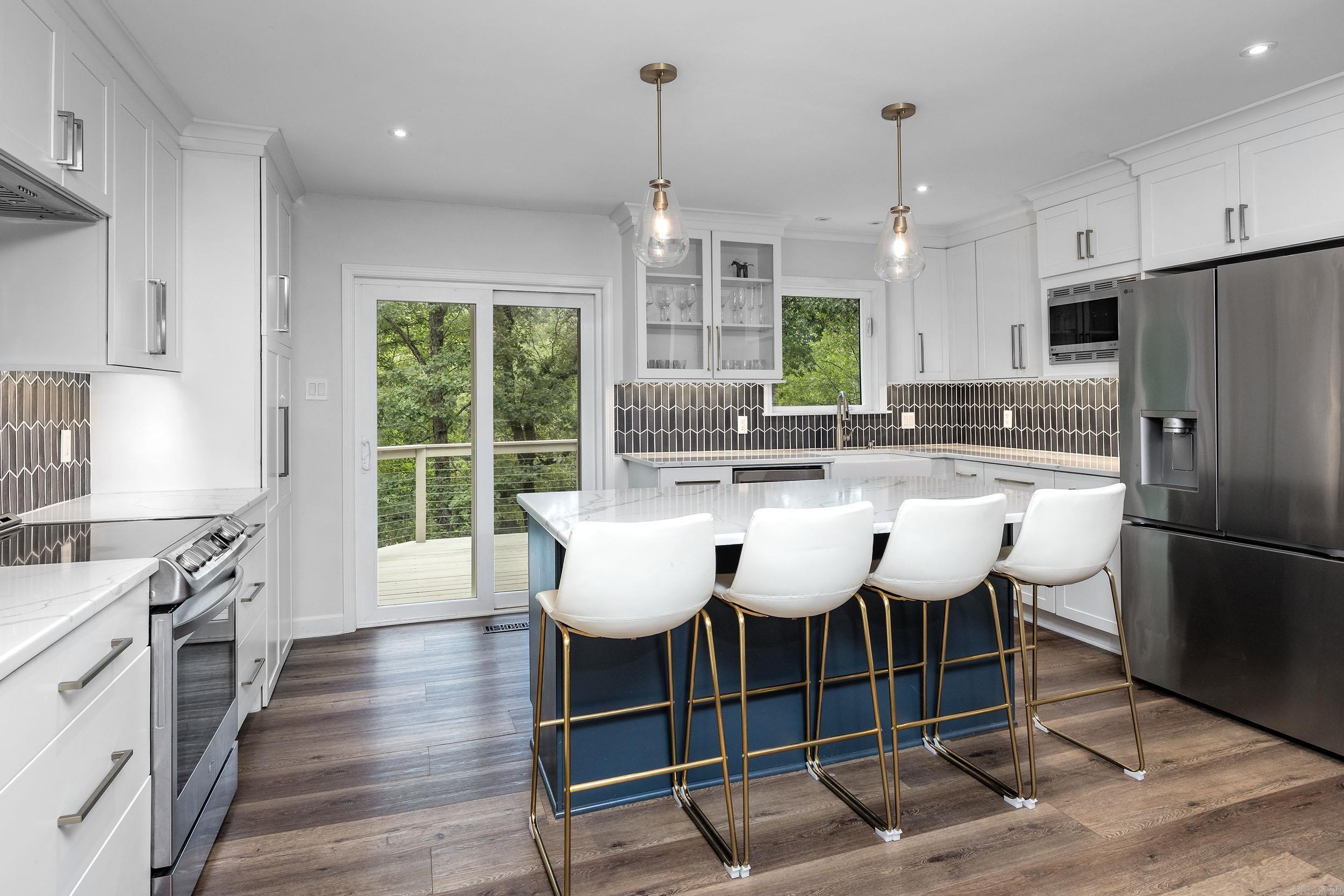 SPRING VALLEY MANOR - Residential