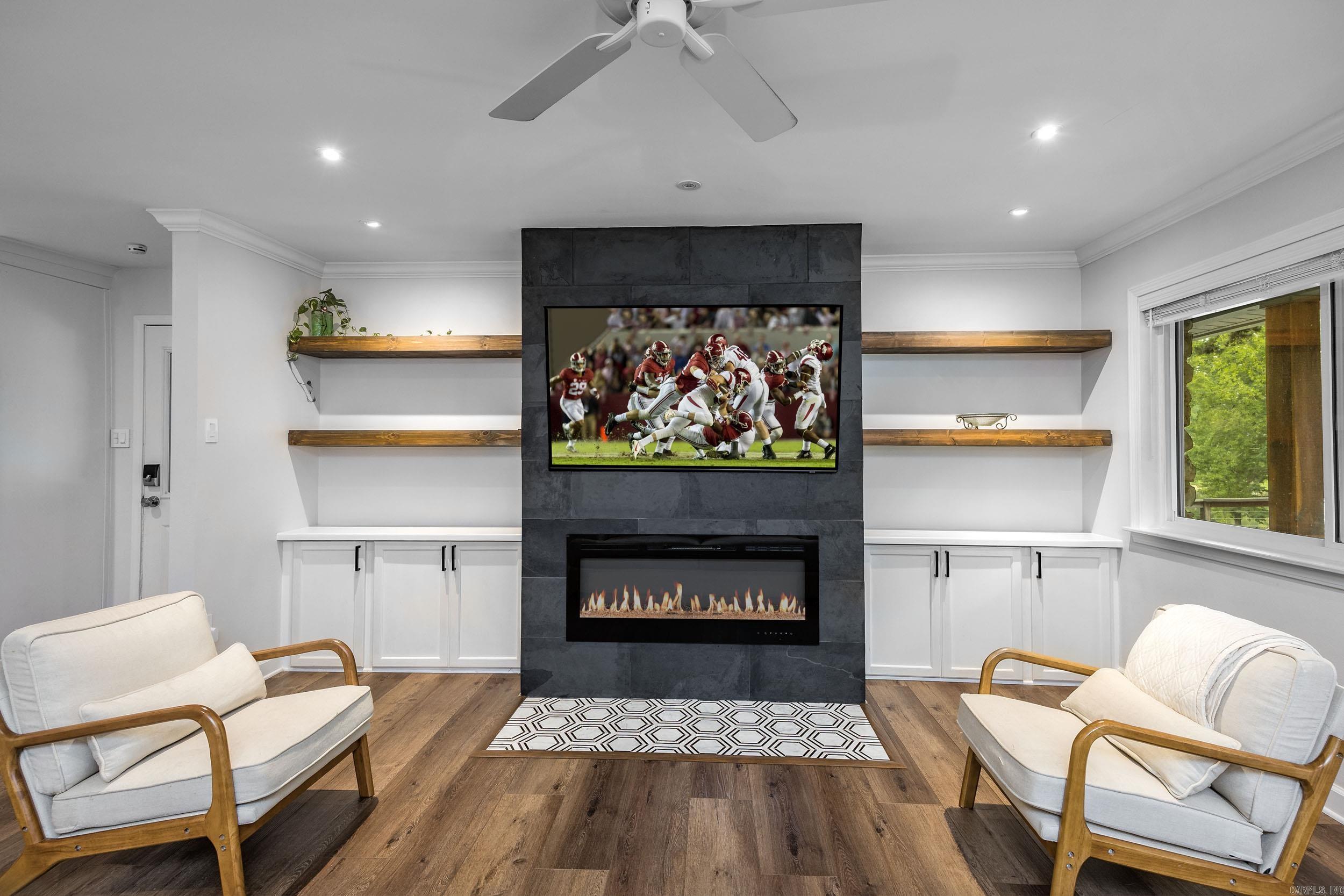 SPRING VALLEY MANOR - Residential