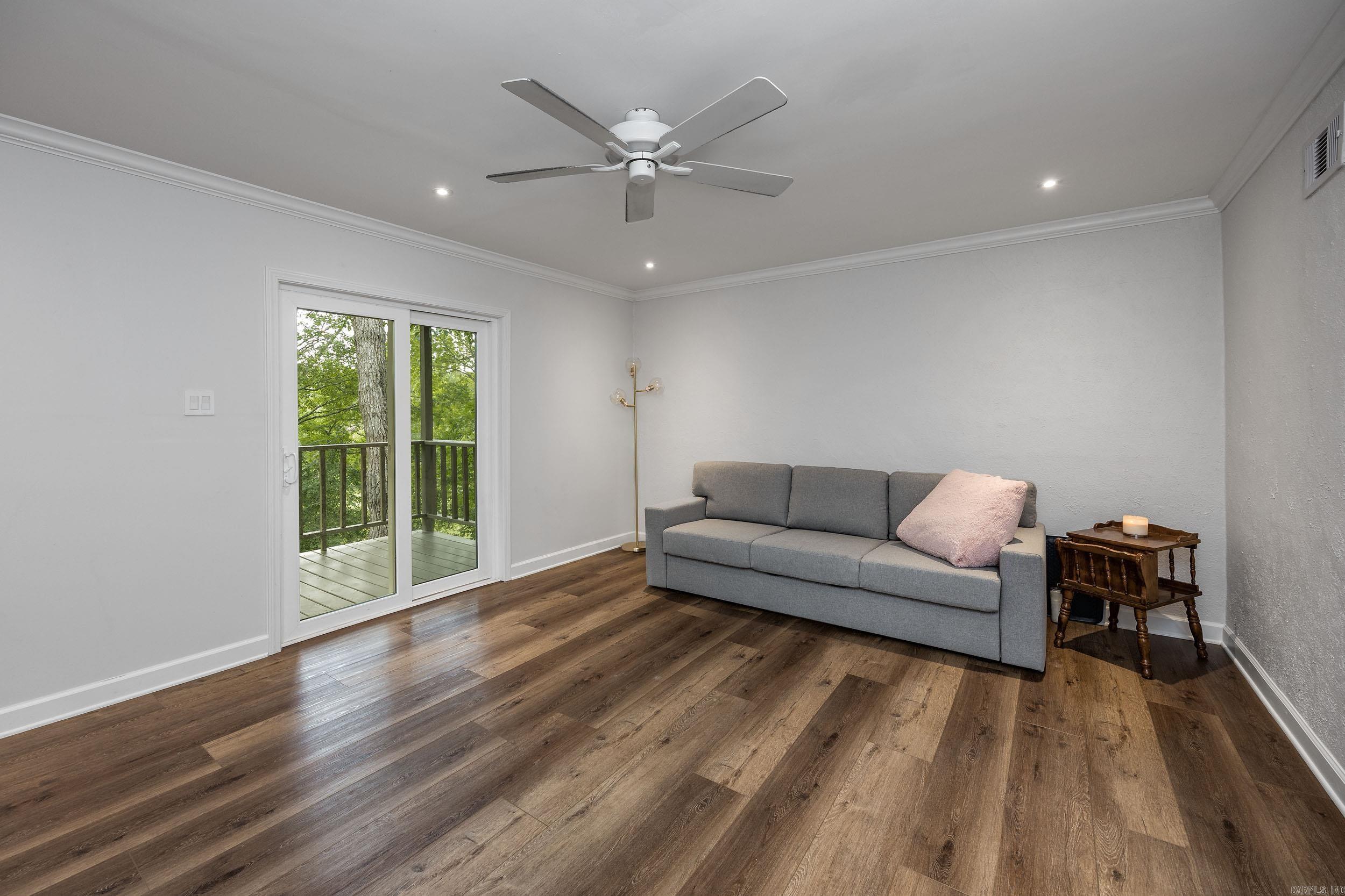 SPRING VALLEY MANOR - Residential