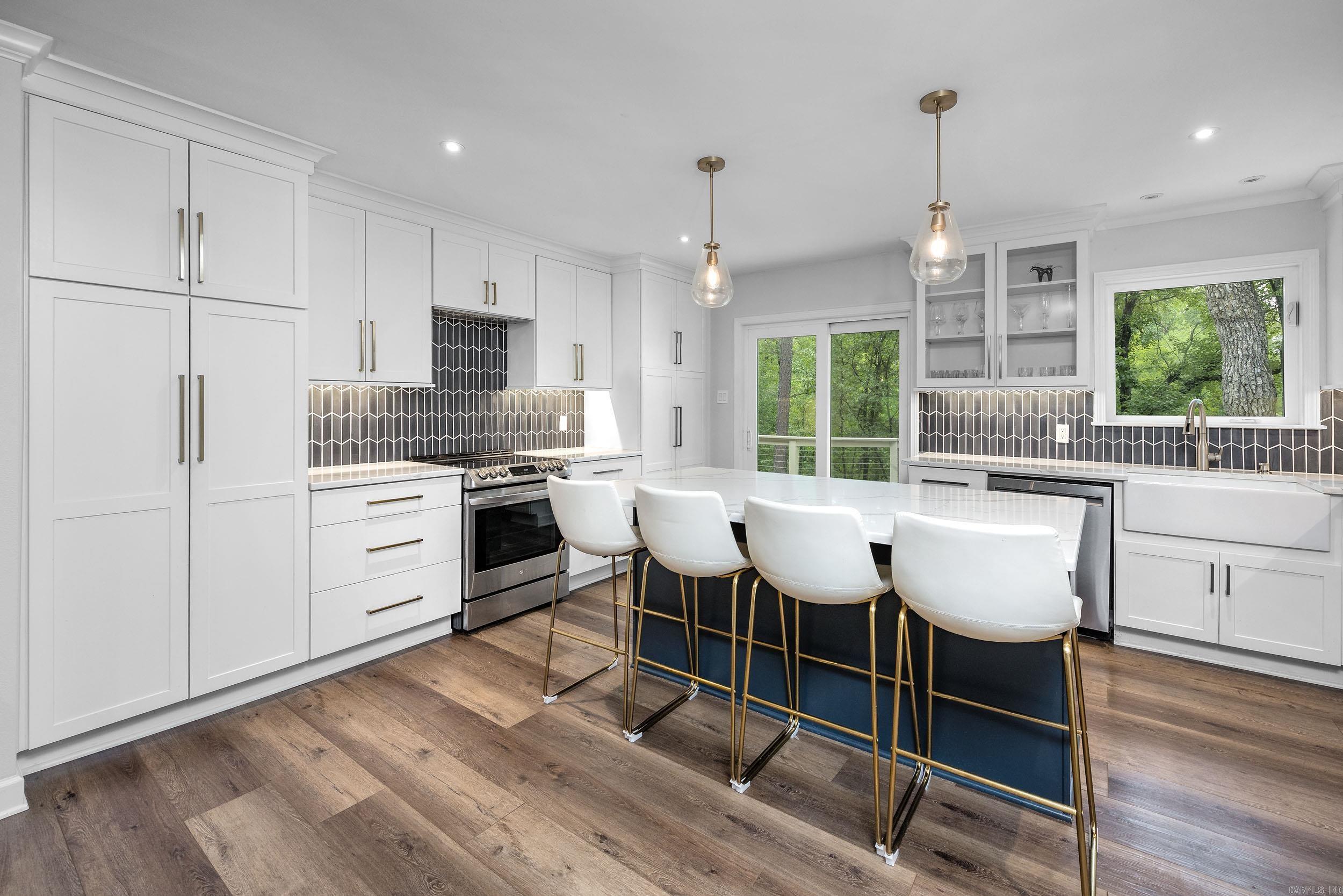 SPRING VALLEY MANOR - Residential