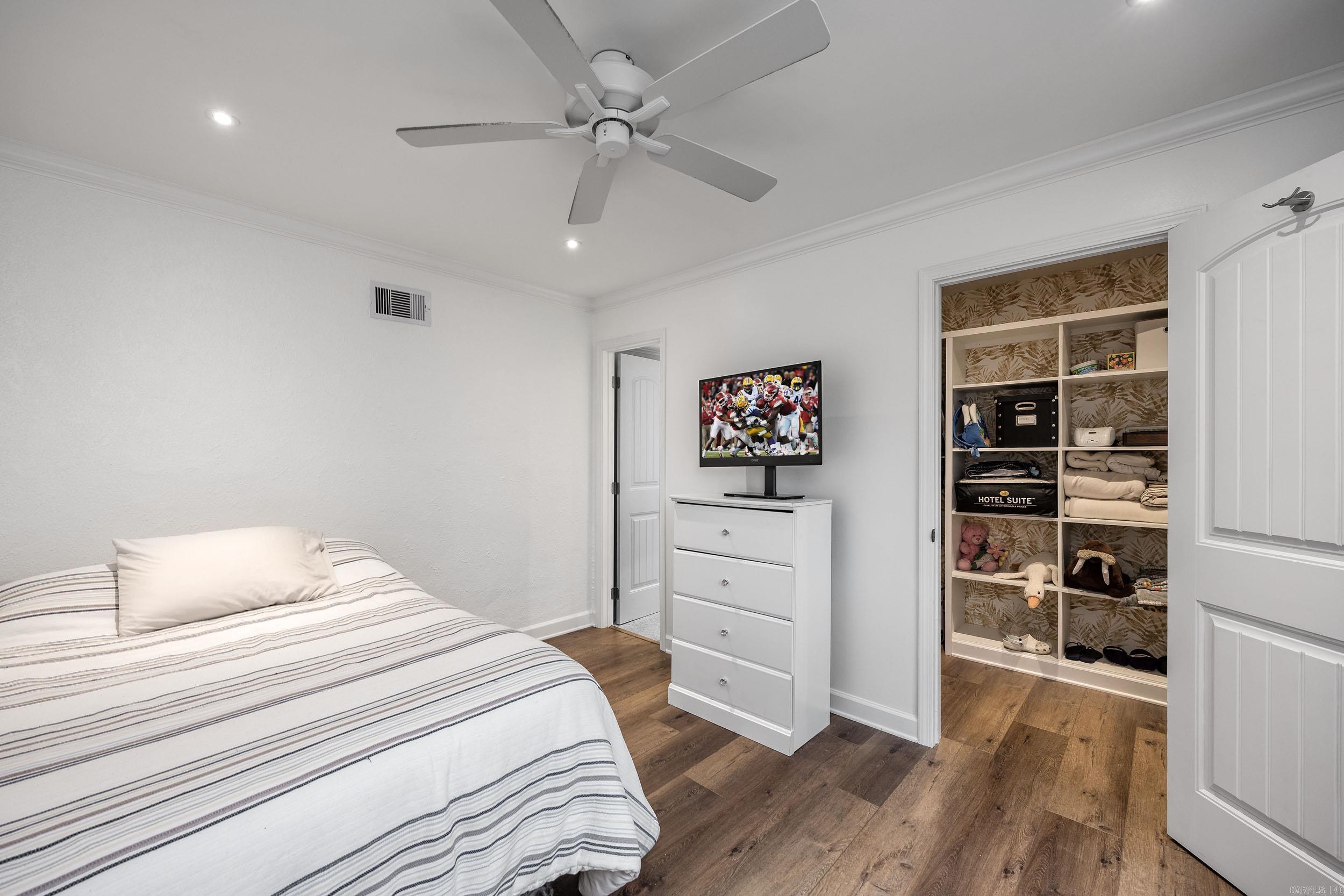 SPRING VALLEY MANOR - Residential