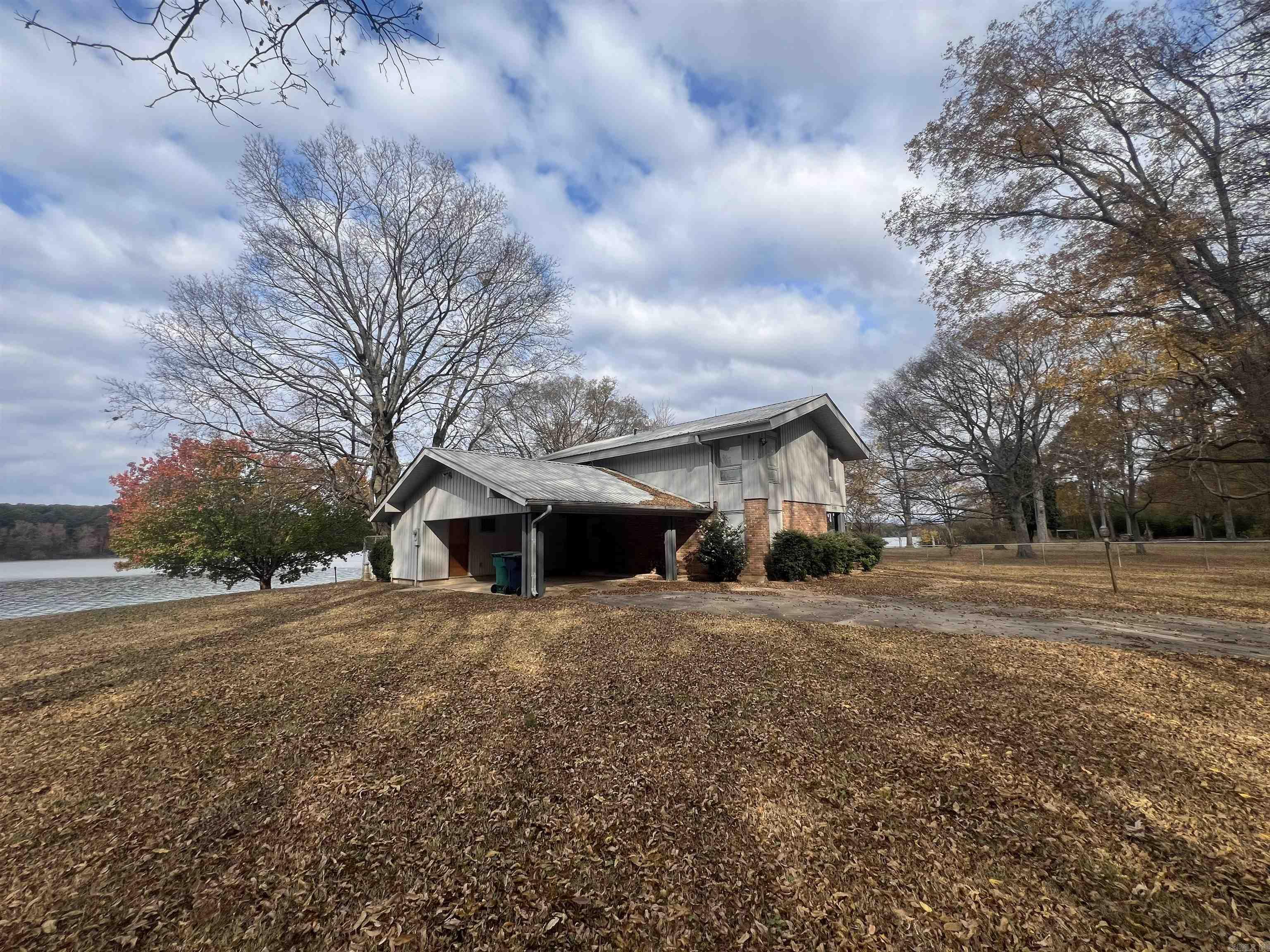 BRIDGES WALKER - Residential