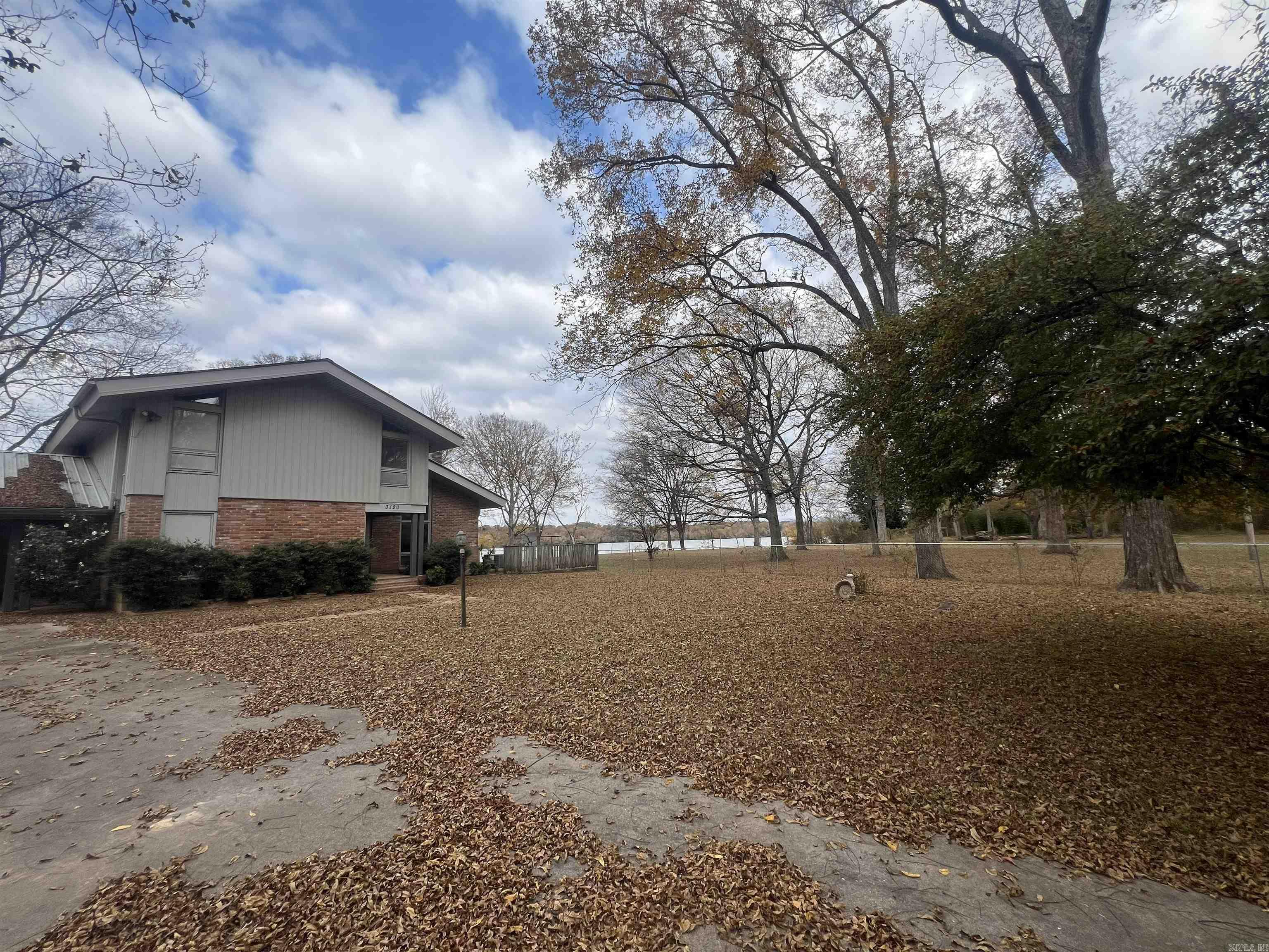 BRIDGES WALKER - Residential