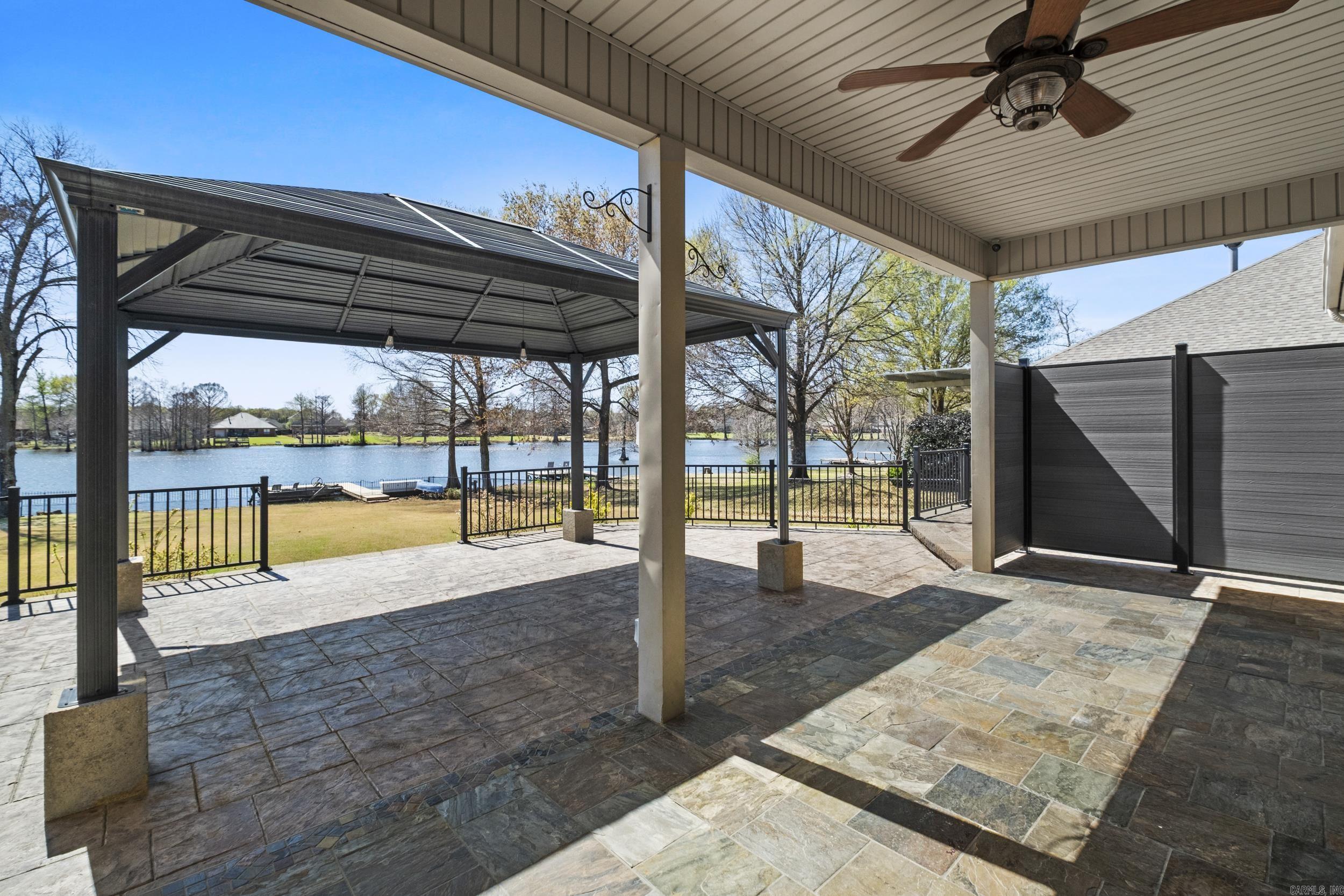 AUSTIN LAKES ON THE BAY ADDN - Residential