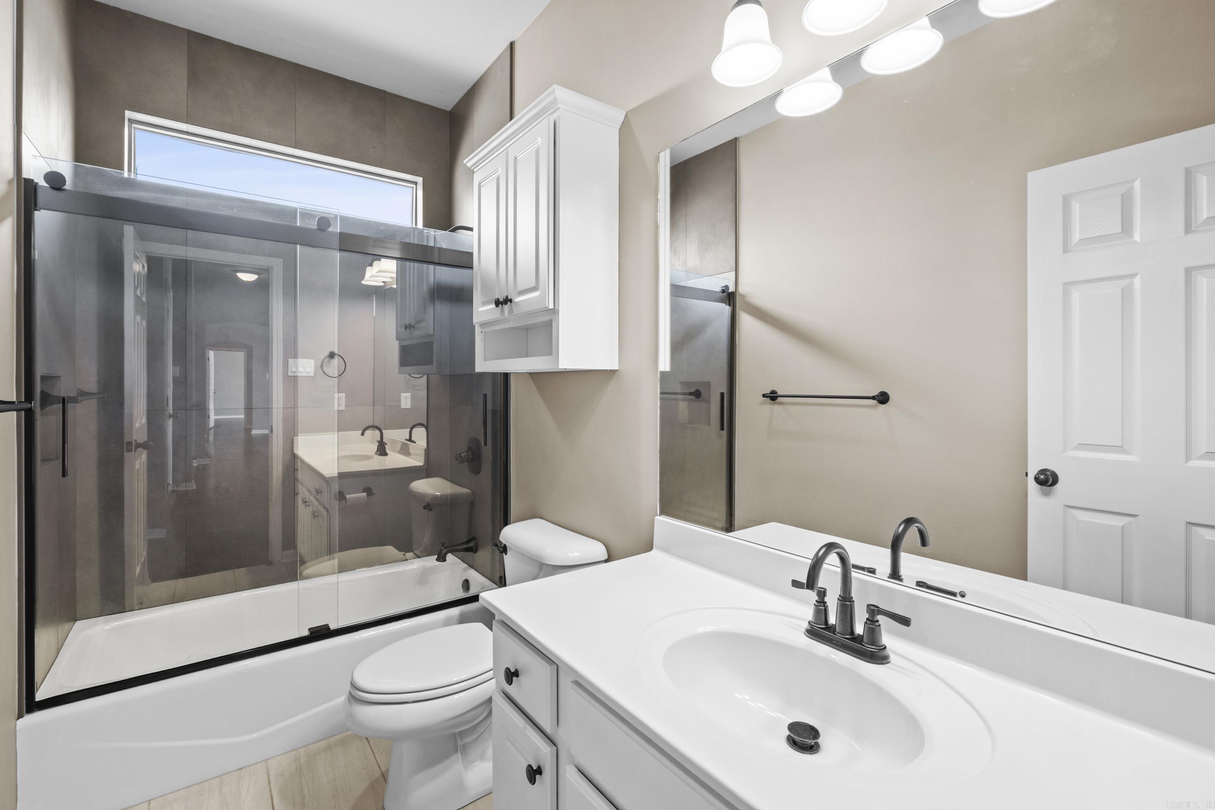 AUSTIN LAKES ON THE BAY ADDN - Residential