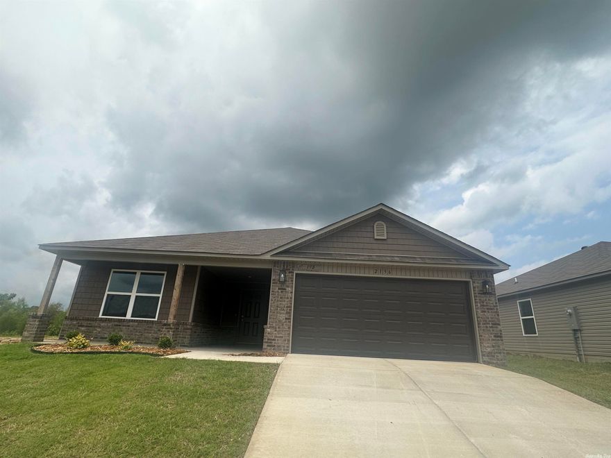 RC Raleigh plan is a 4 bed 2 bath Open Concept where the kitchen overlook the Living room area Located in a country setting location. Seller will provide 2-10 home buyer warranty.