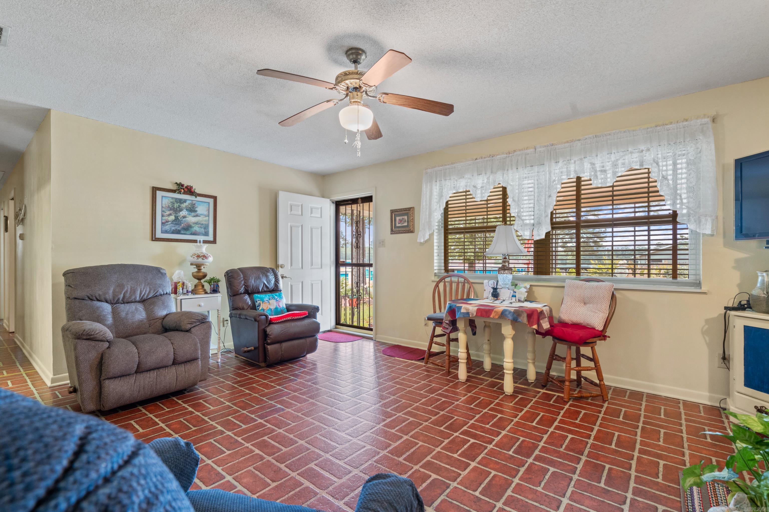 WEST WE GO ESTATES - Residential