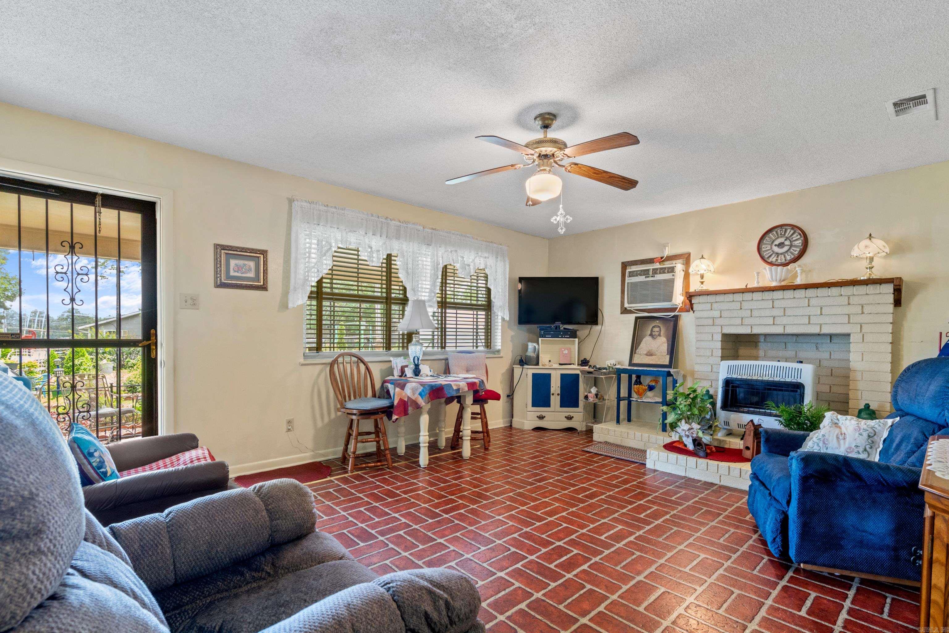 WEST WE GO ESTATES - Residential