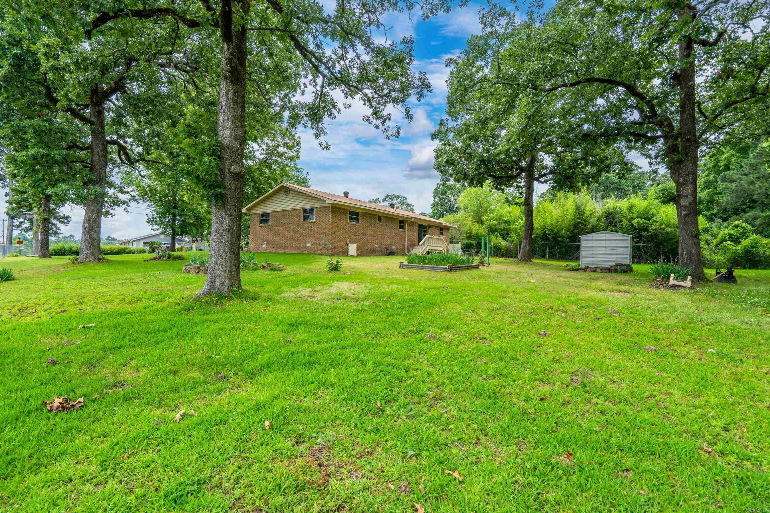 WEST WE GO ESTATES - Residential