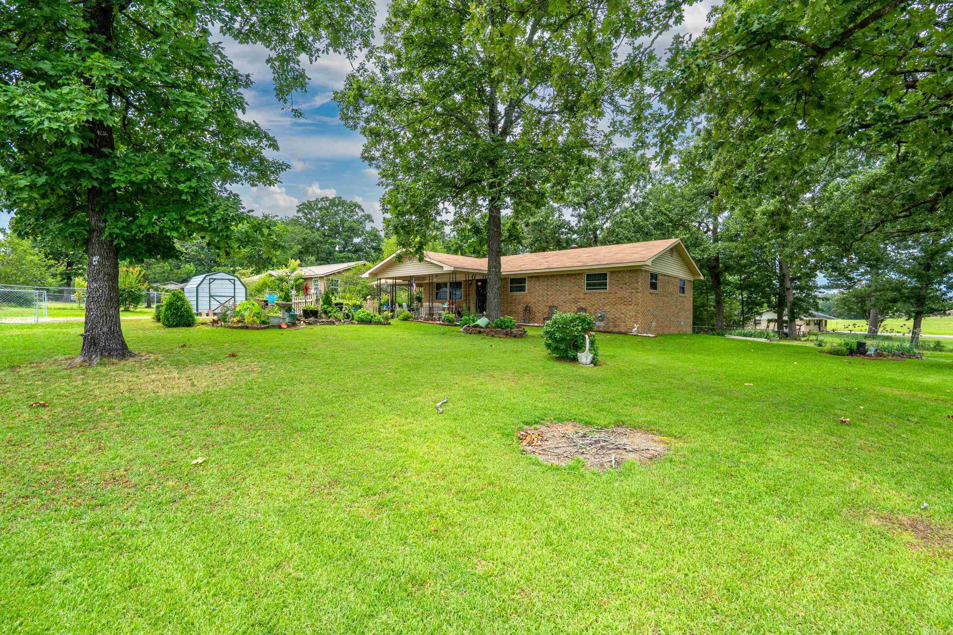 WEST WE GO ESTATES - Residential