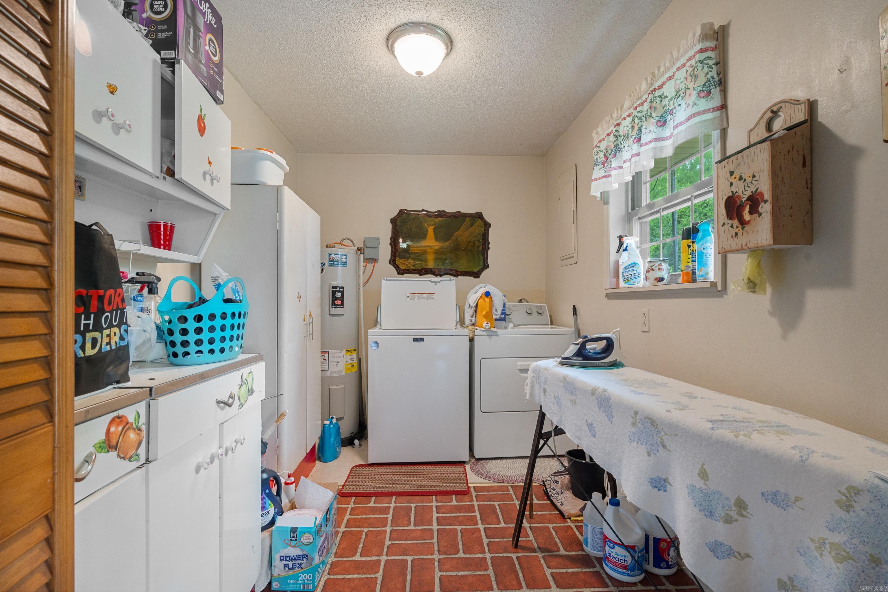 WEST WE GO ESTATES - Residential