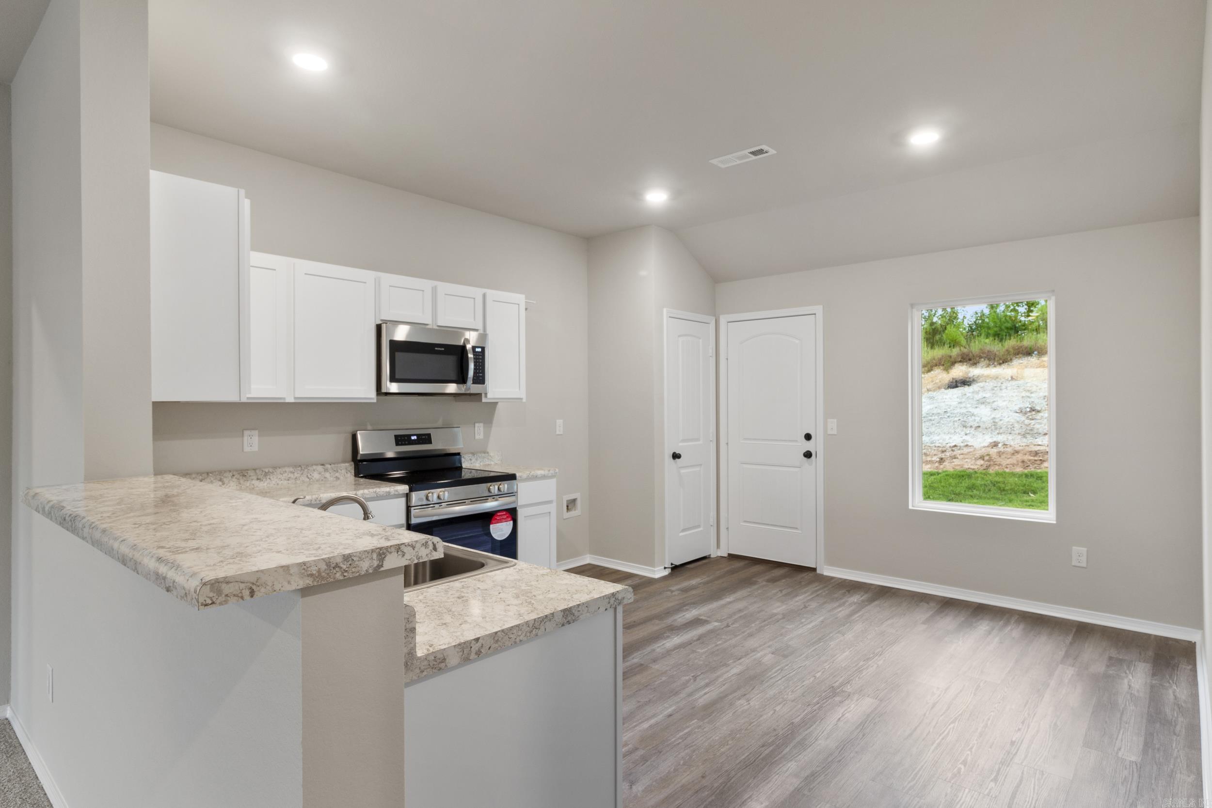 HILLDALE CROSSING - Residential