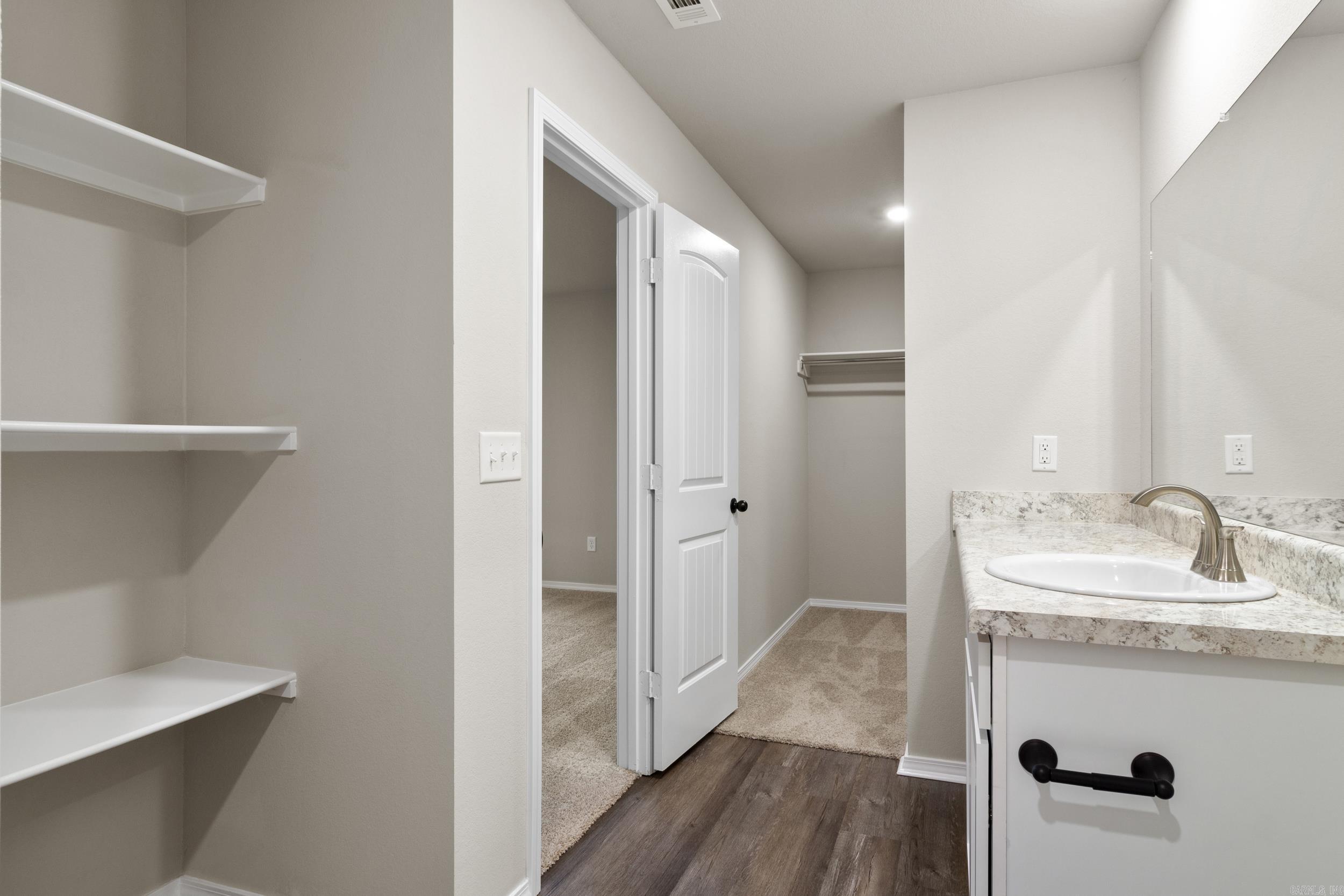 HILLDALE CROSSING - Residential