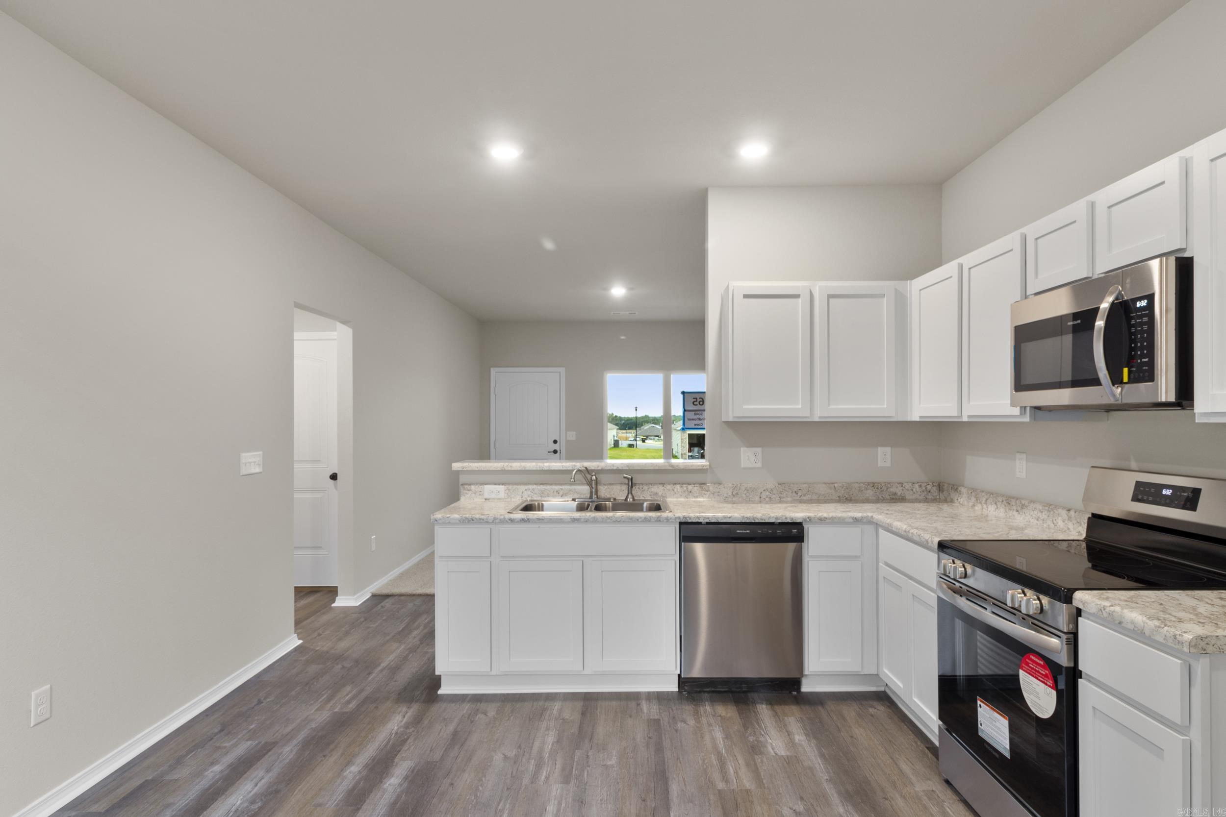 HILLDALE CROSSING - Residential