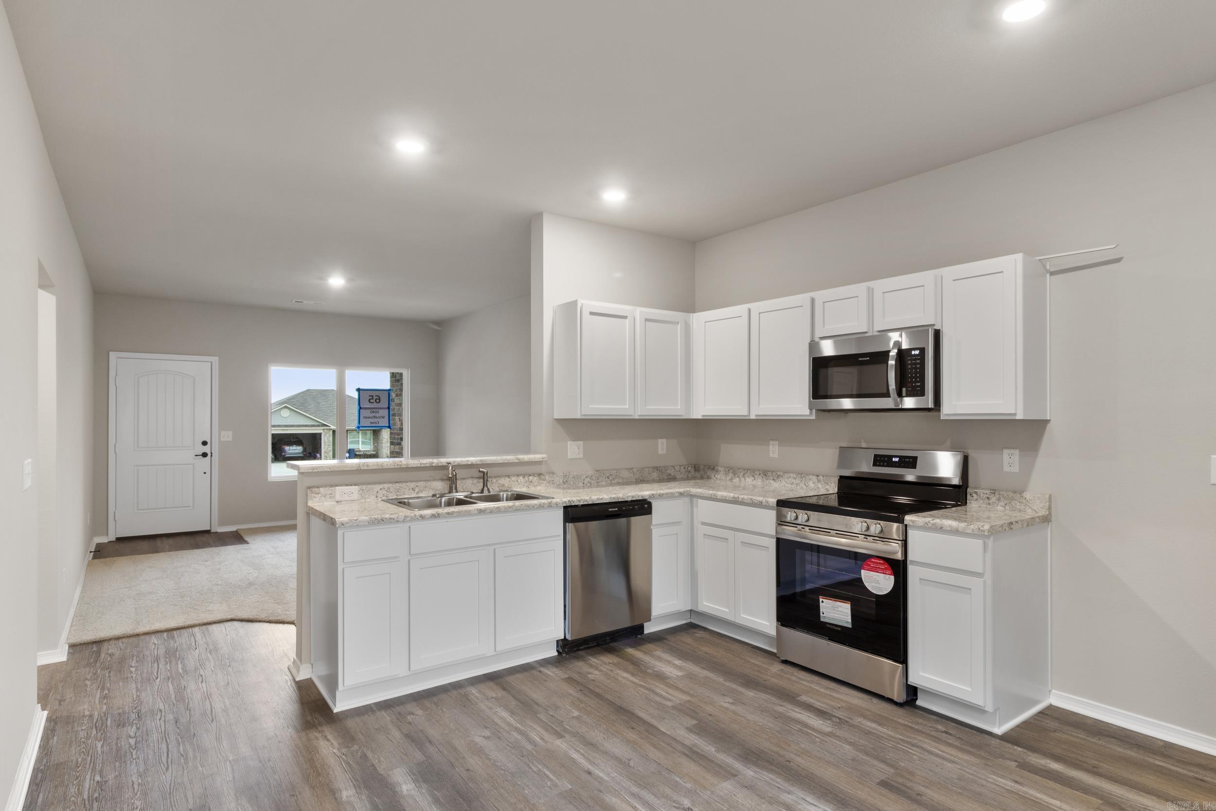 HILLDALE CROSSING - Residential