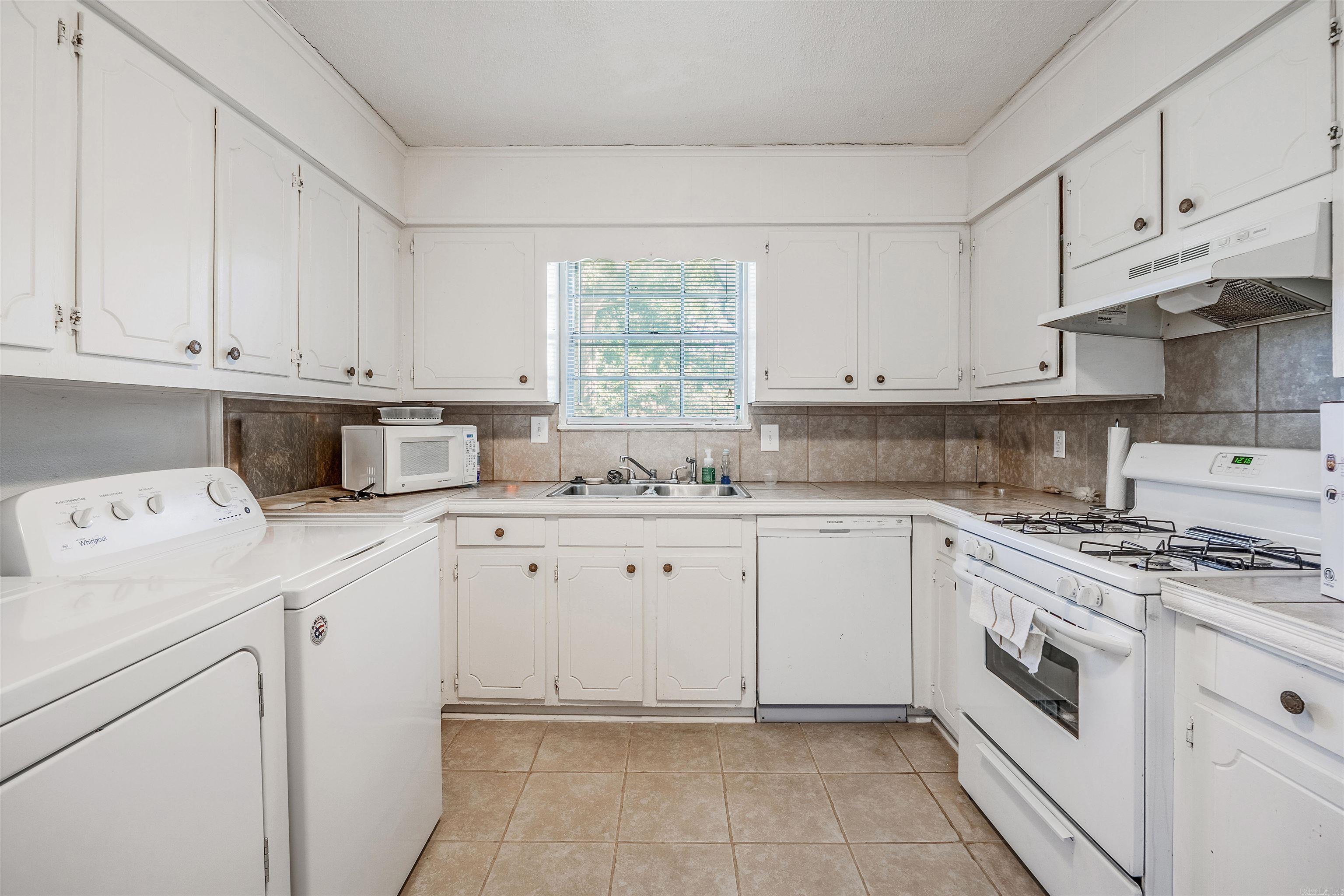 Royal Manor - Residential Income