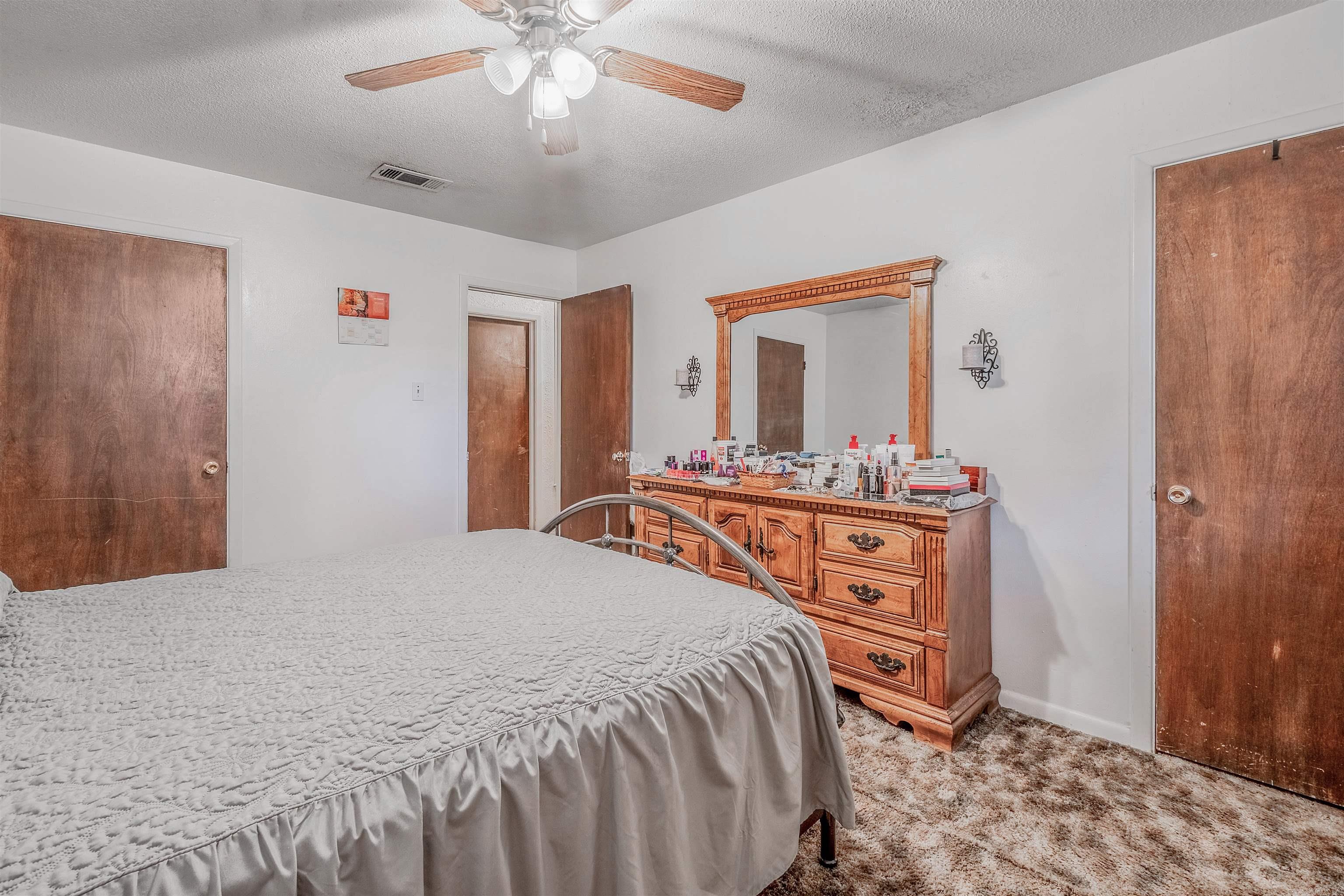 Royal Manor - Residential Income