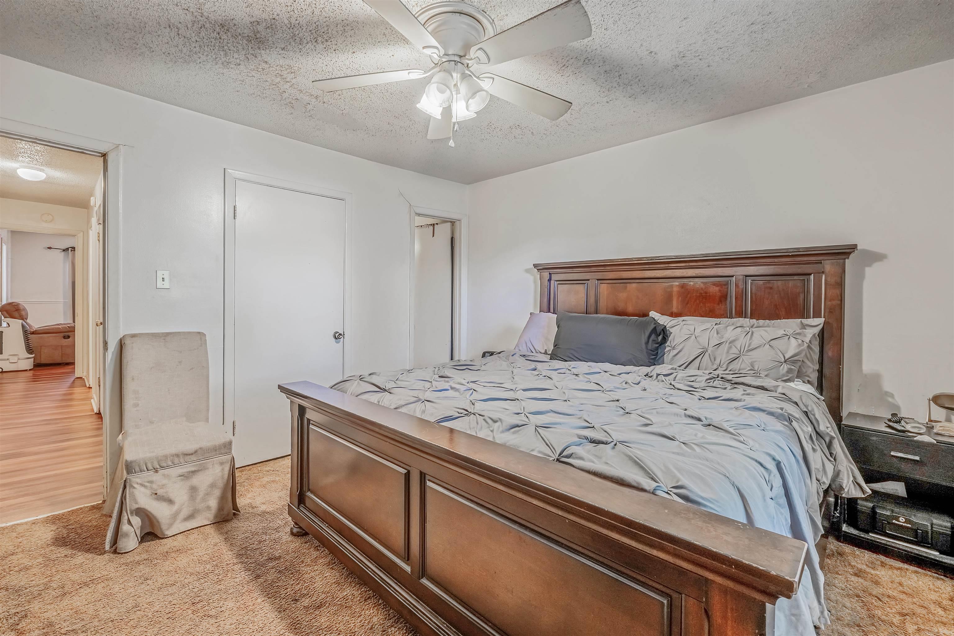 Royal Manor - Residential Income