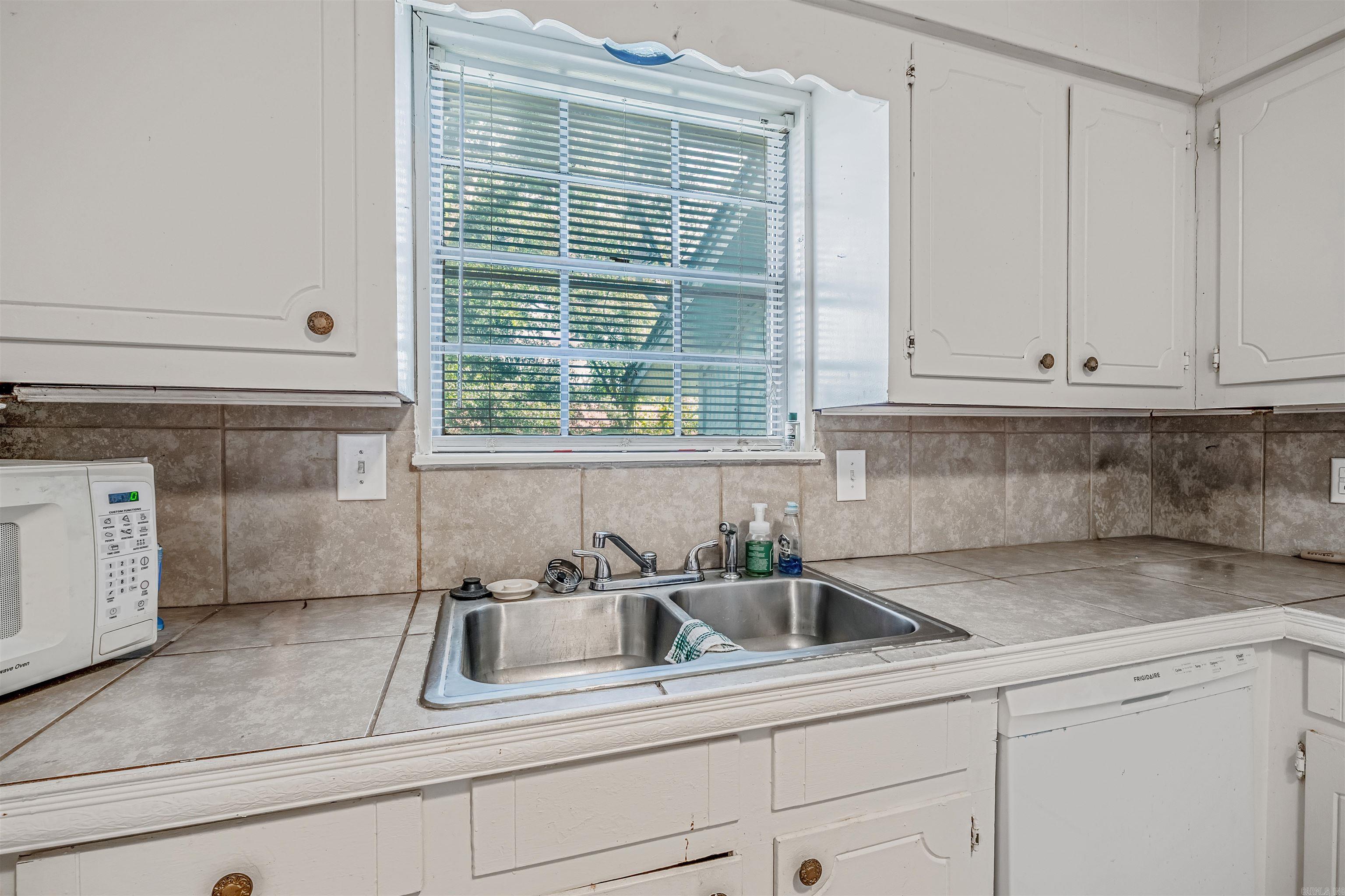 Royal Manor - Residential Income