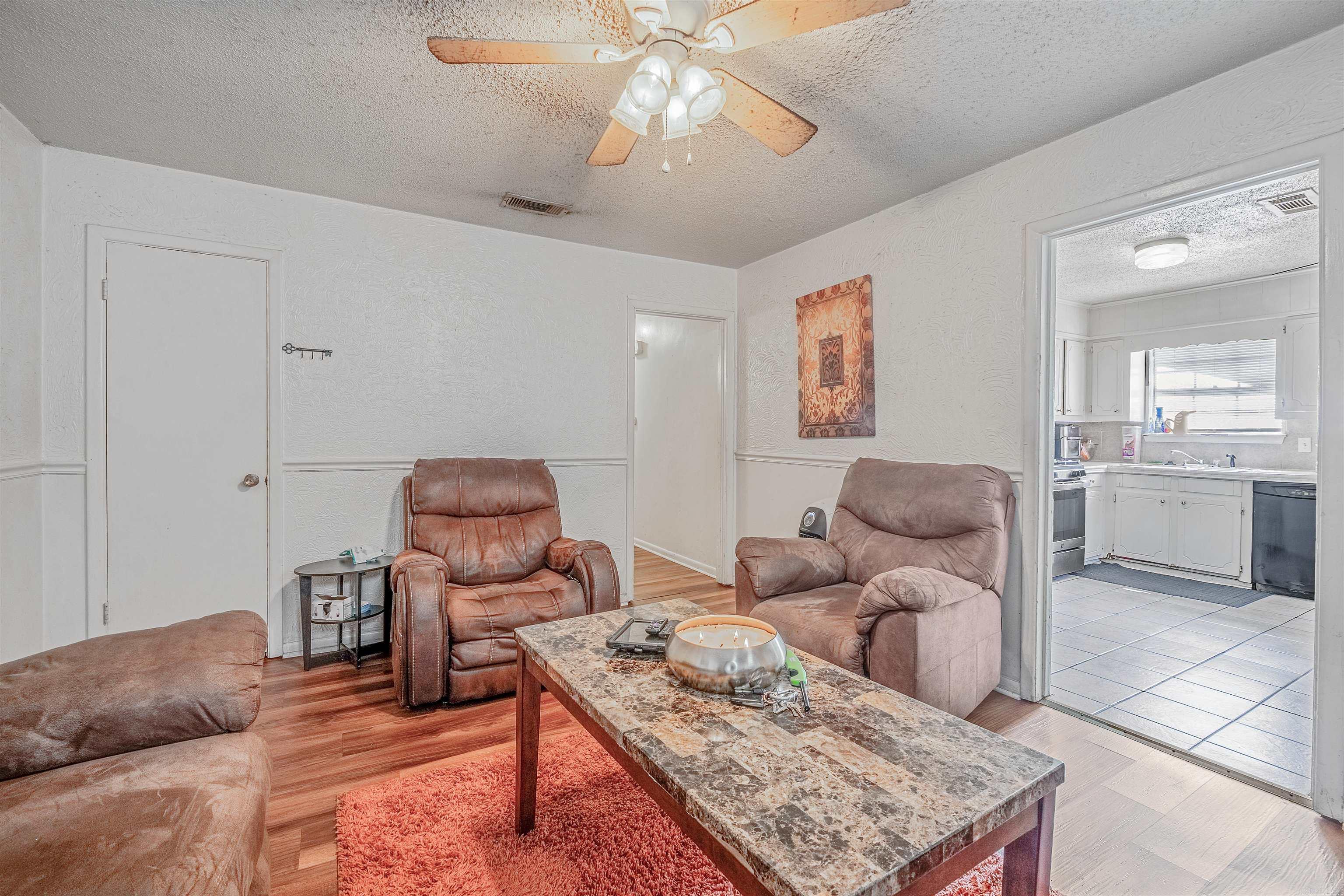 Royal Manor - Residential Income