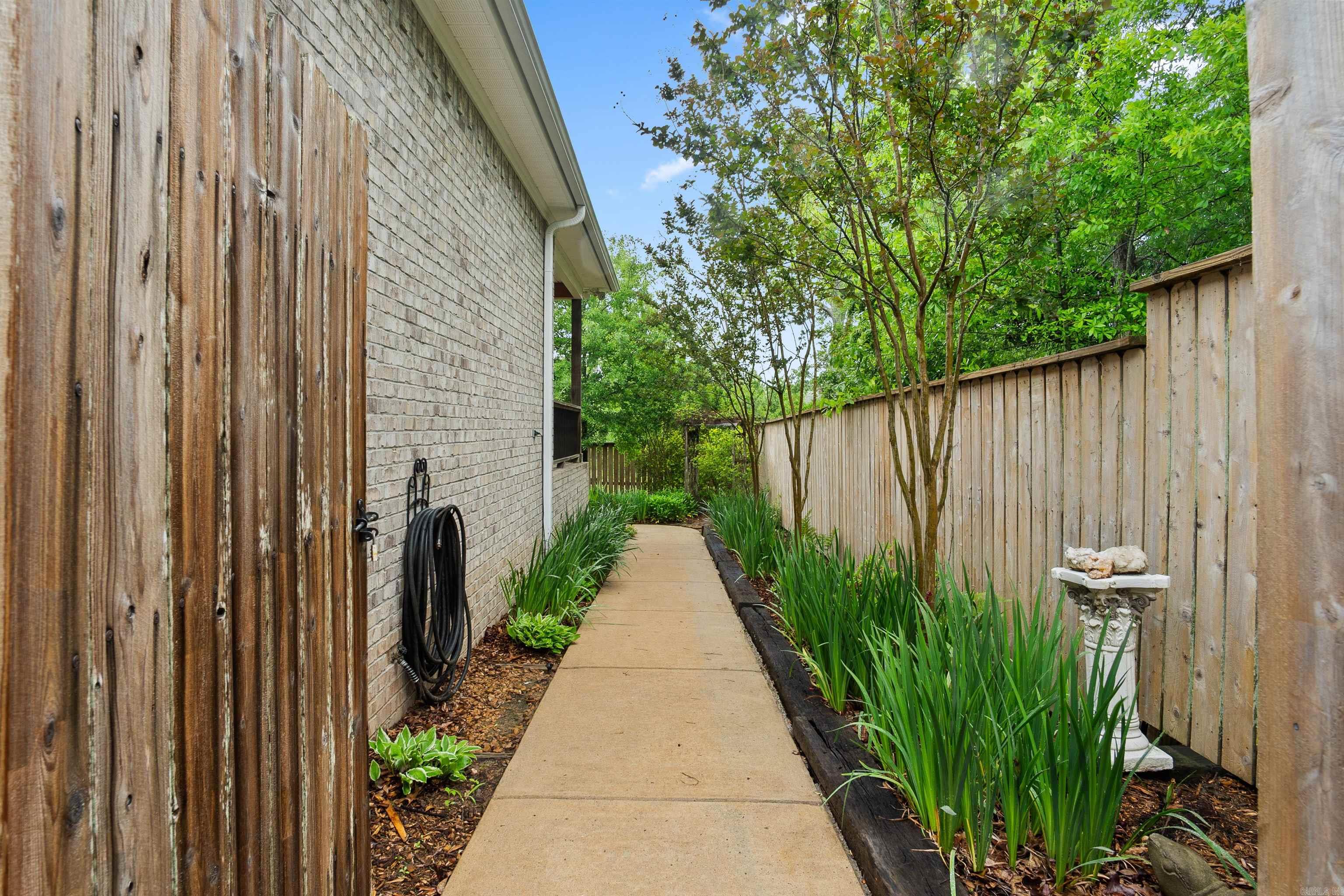 JAXON TERRACE - Residential
