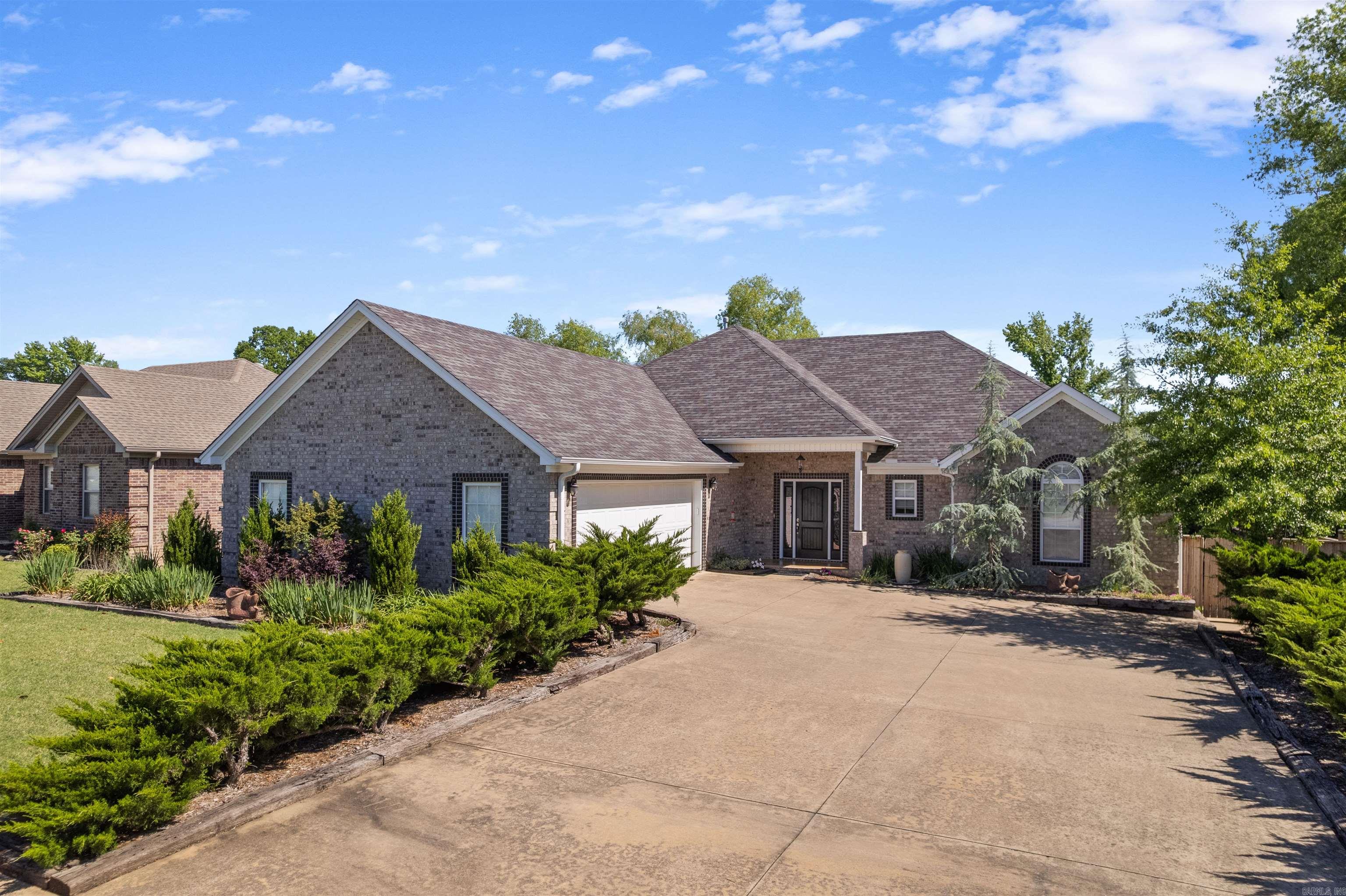 JAXON TERRACE - Residential