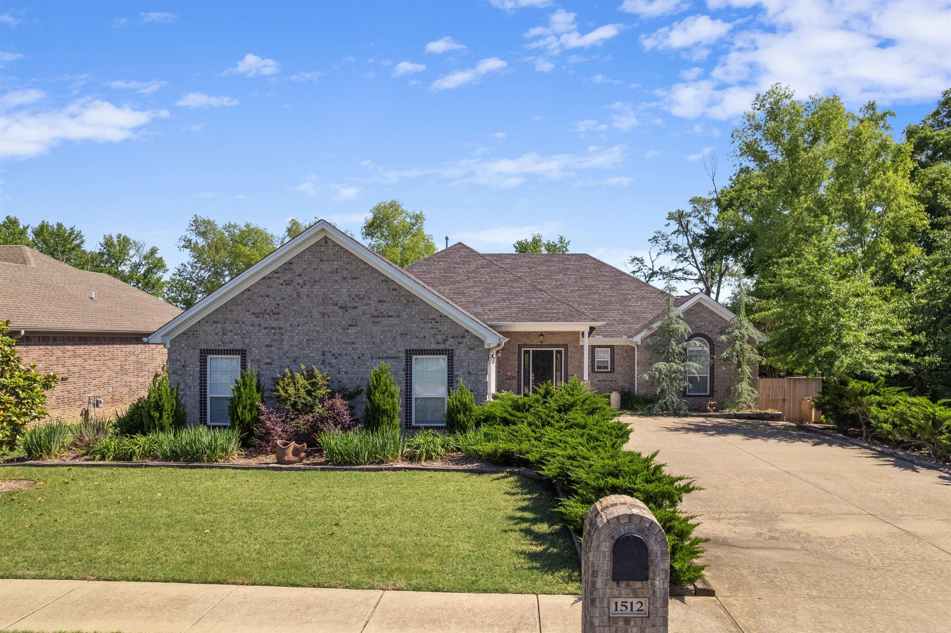 JAXON TERRACE - Residential