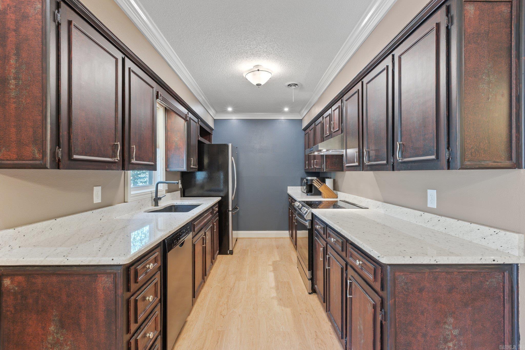 PLEASANT TREE - Residential