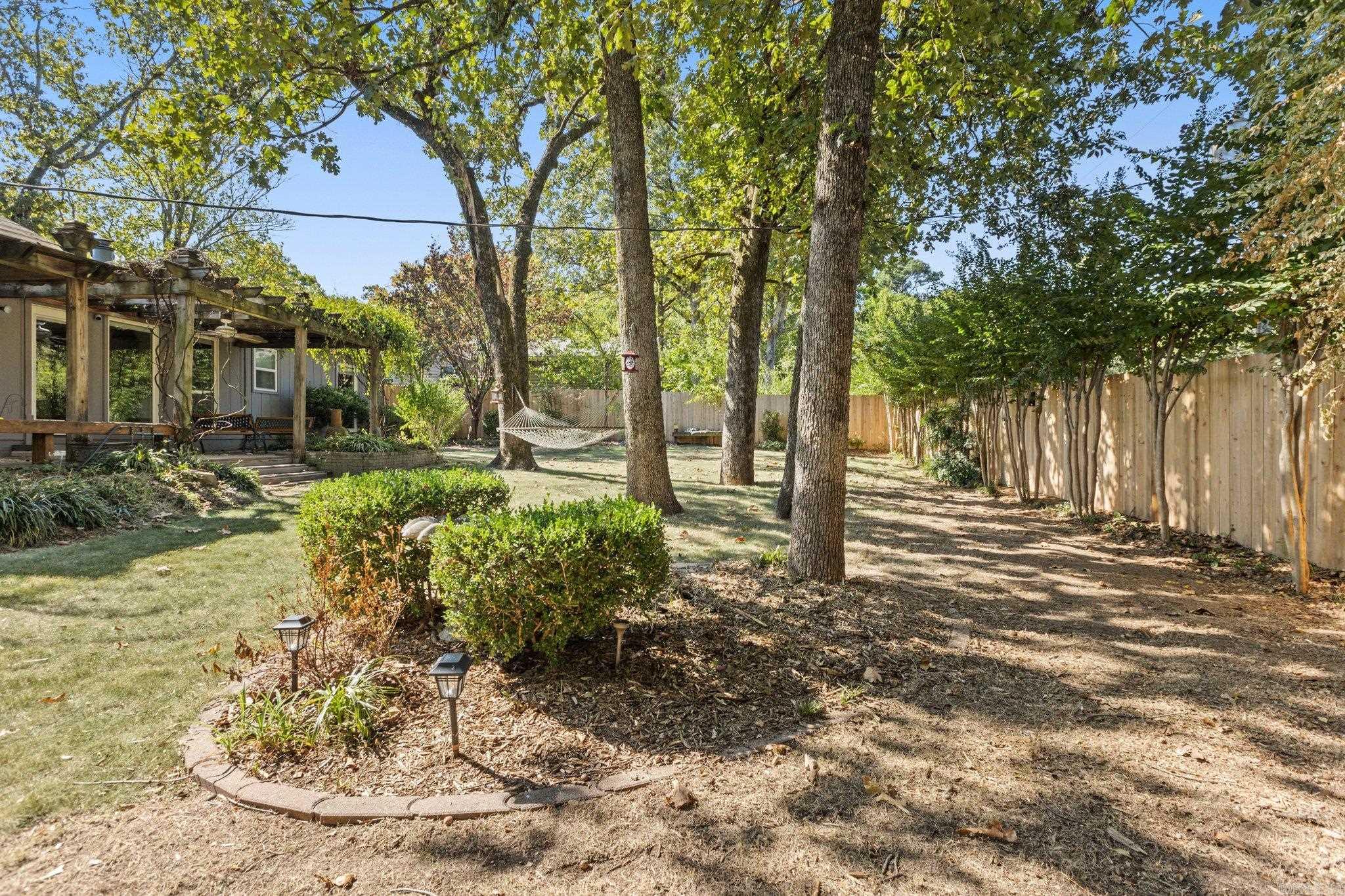 PLEASANT TREE - Residential