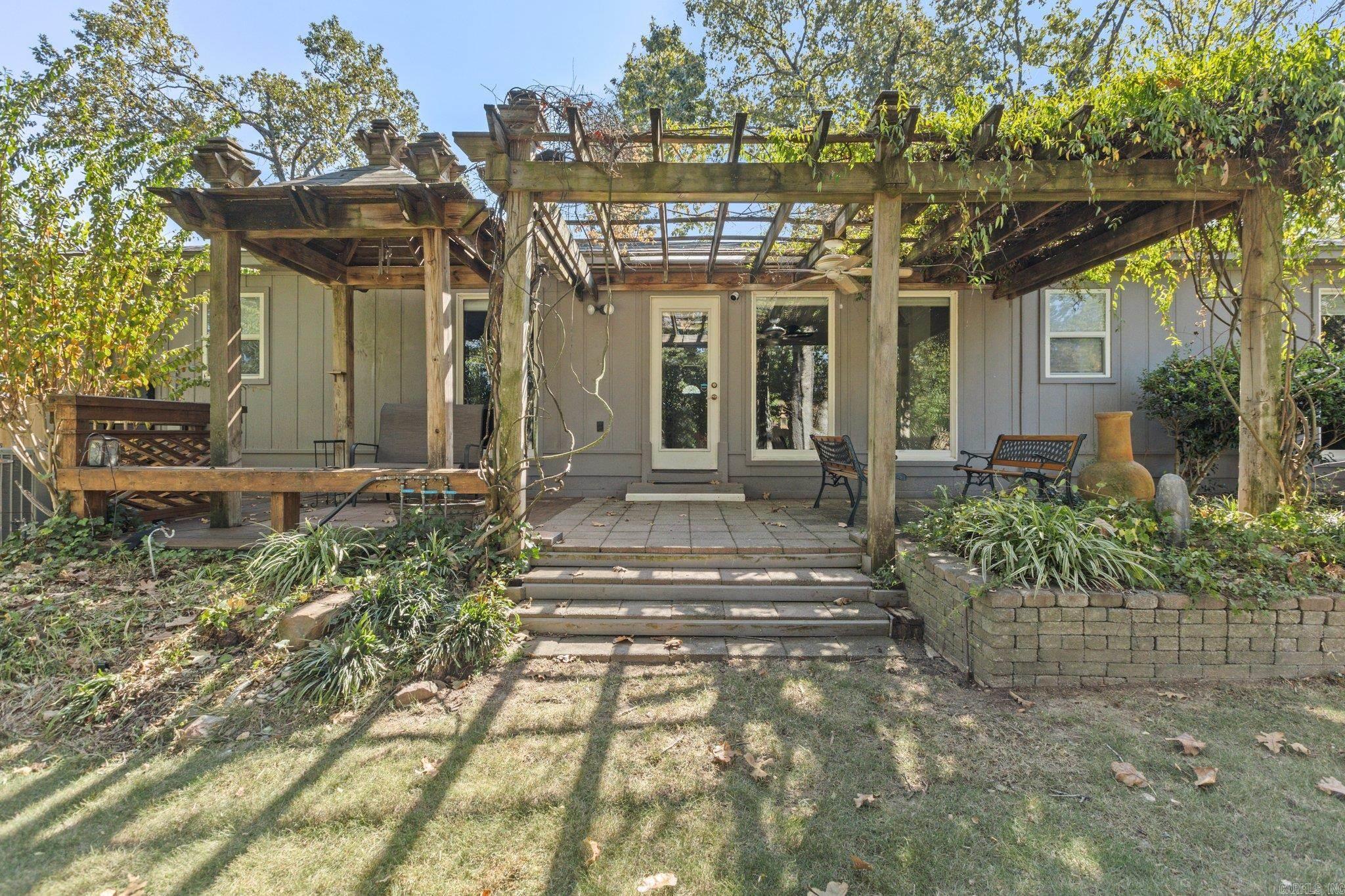 PLEASANT TREE - Residential