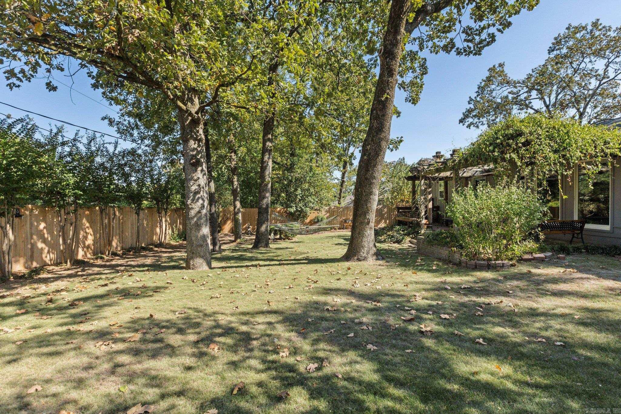 PLEASANT TREE - Residential