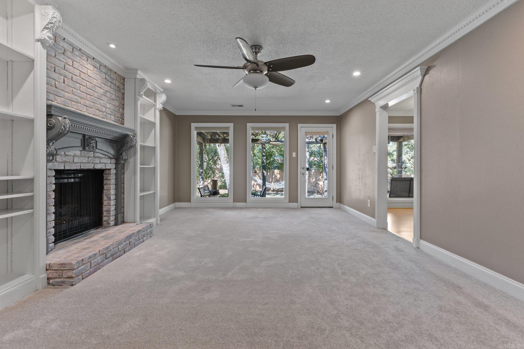 PLEASANT TREE - Residential