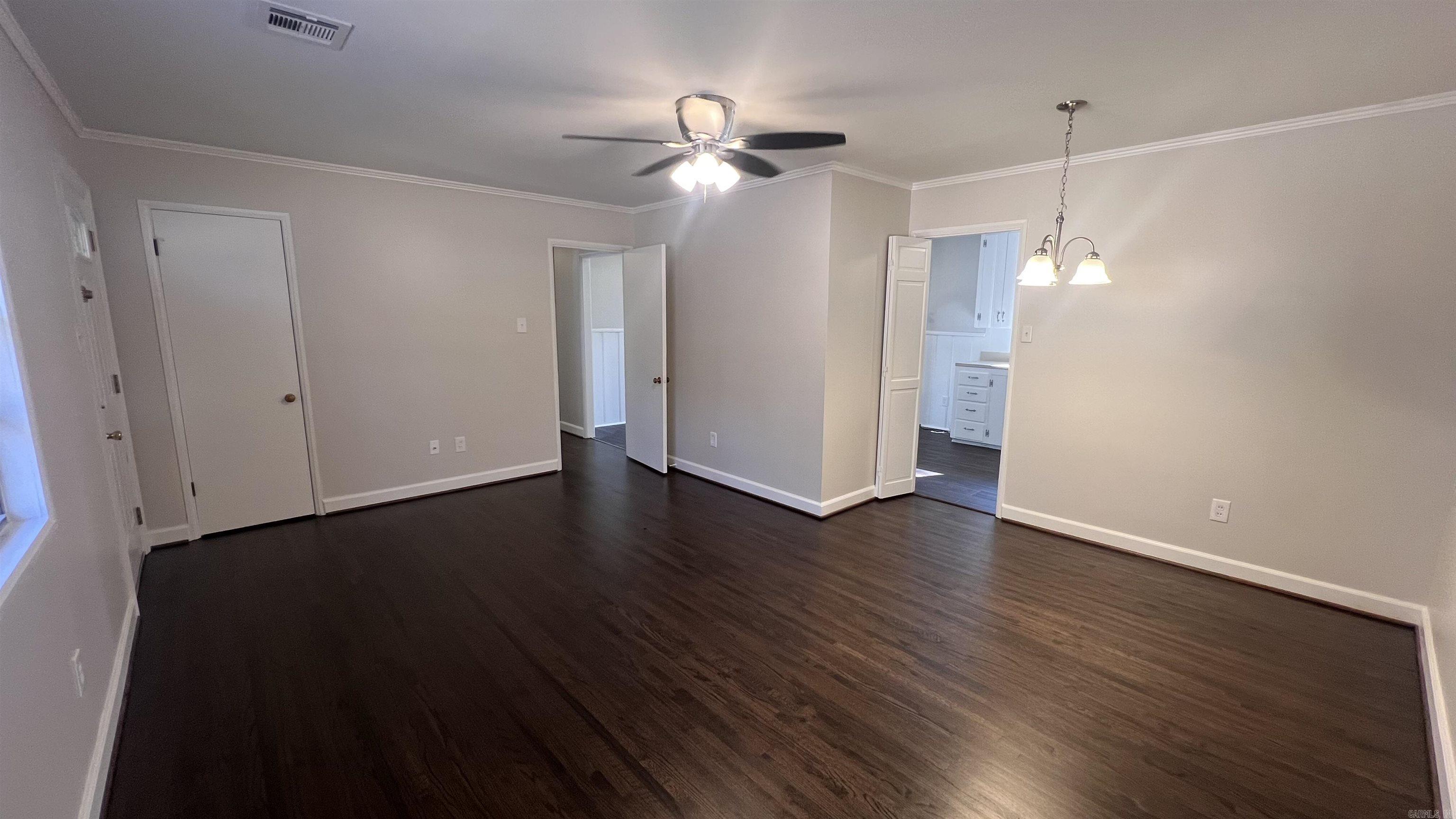 MARKHAM MANOR - Residential