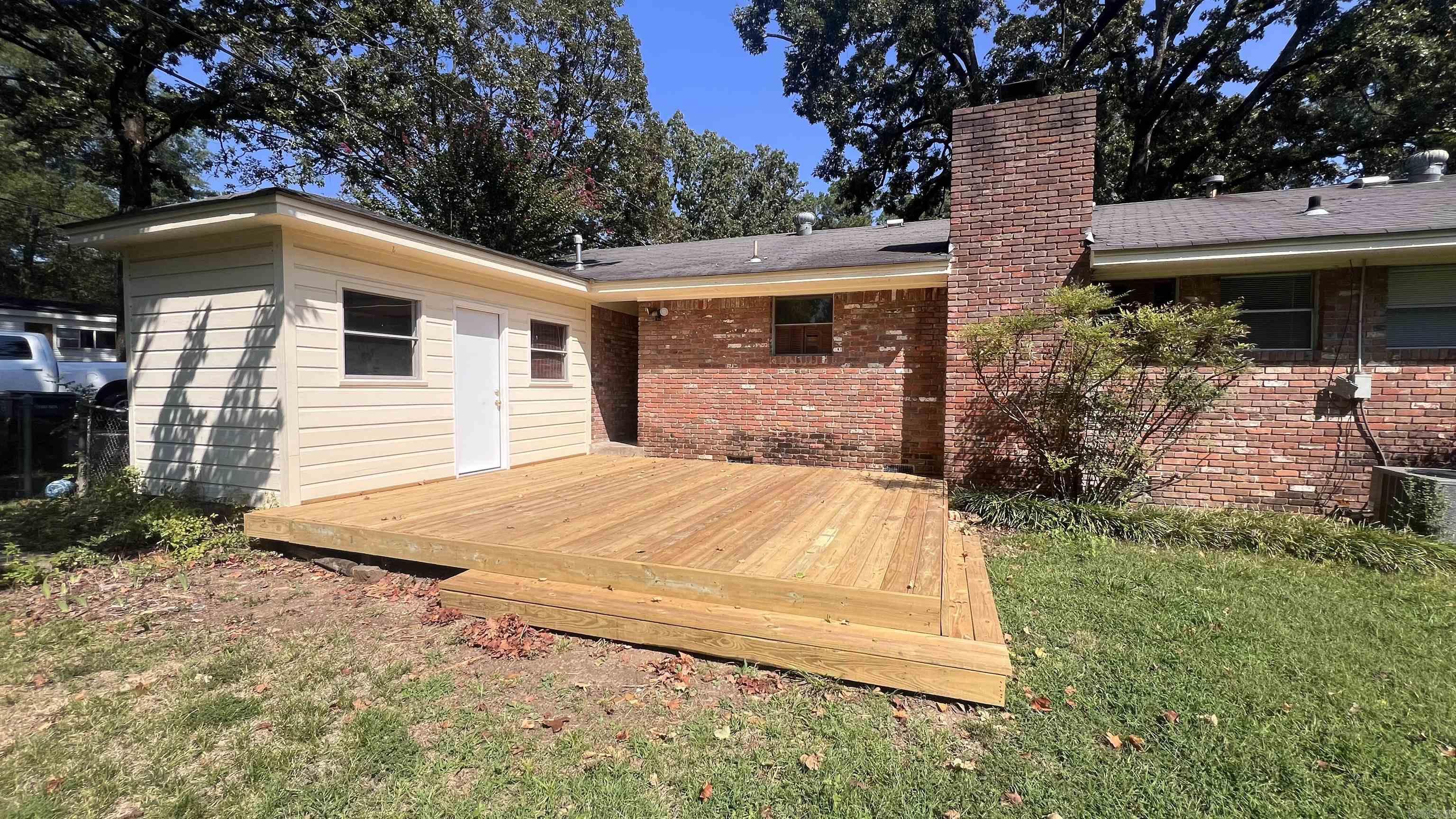 MARKHAM MANOR - Residential